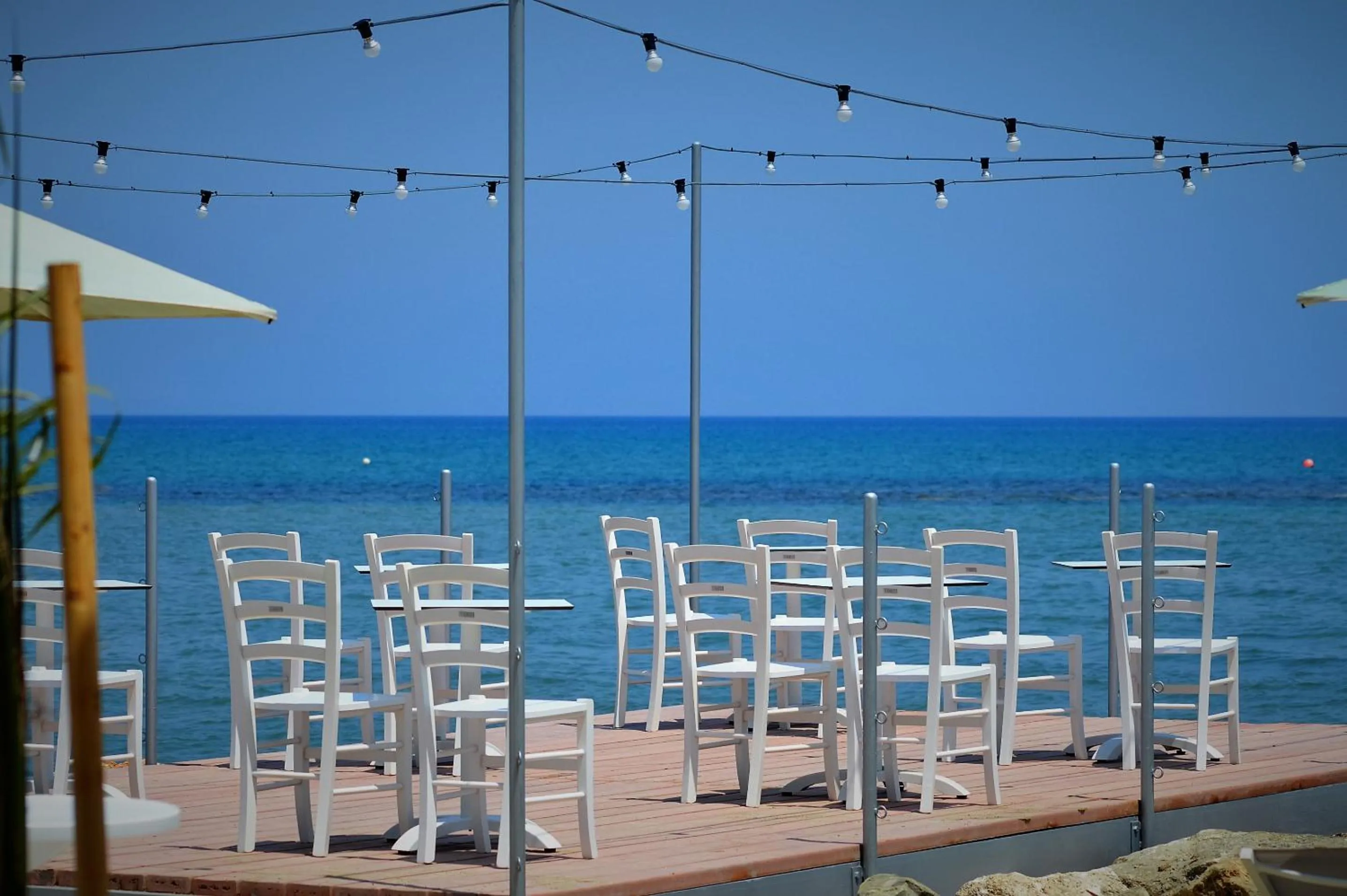 Restaurant/places to eat in Island Boutique Hotel