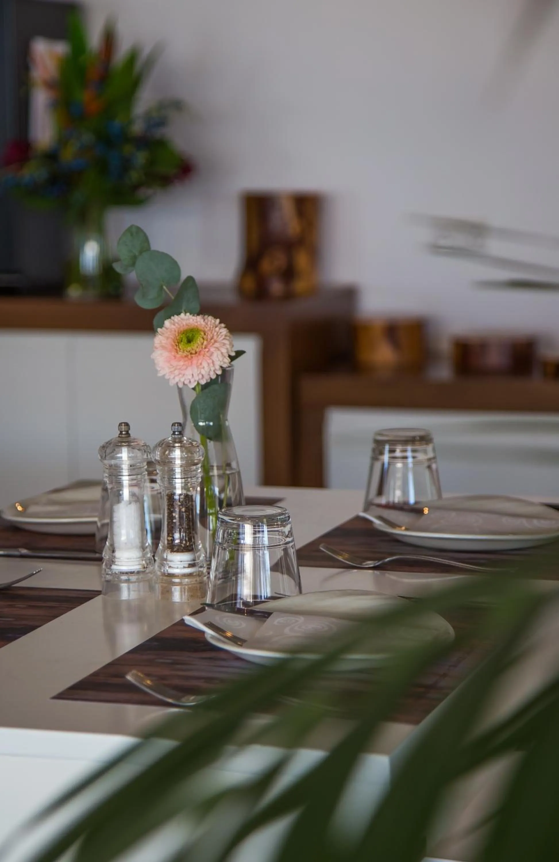 Restaurant/places to eat in Island Boutique Hotel