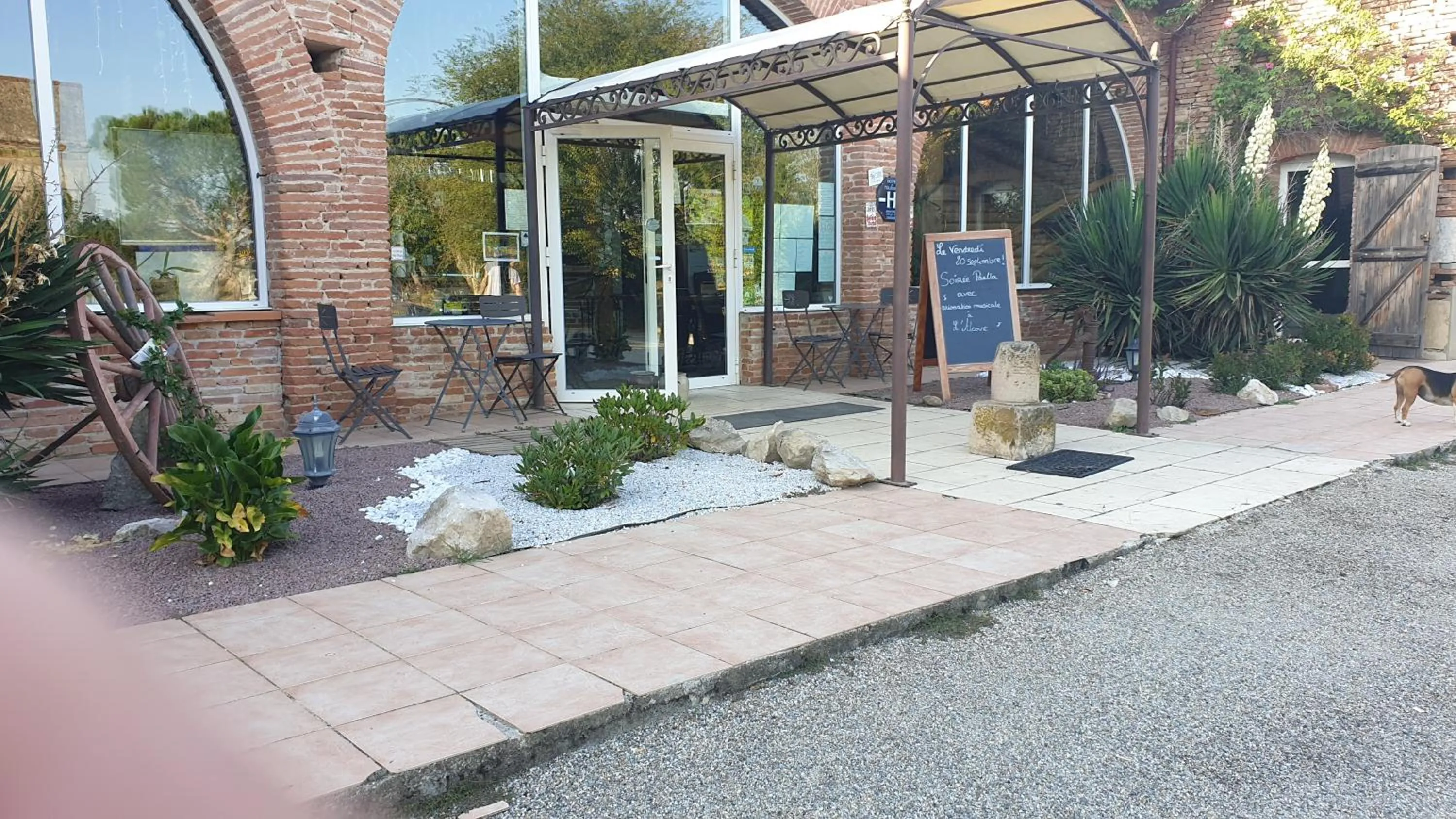 Property building in L'ALCOVE HOTEL RESTAURANT