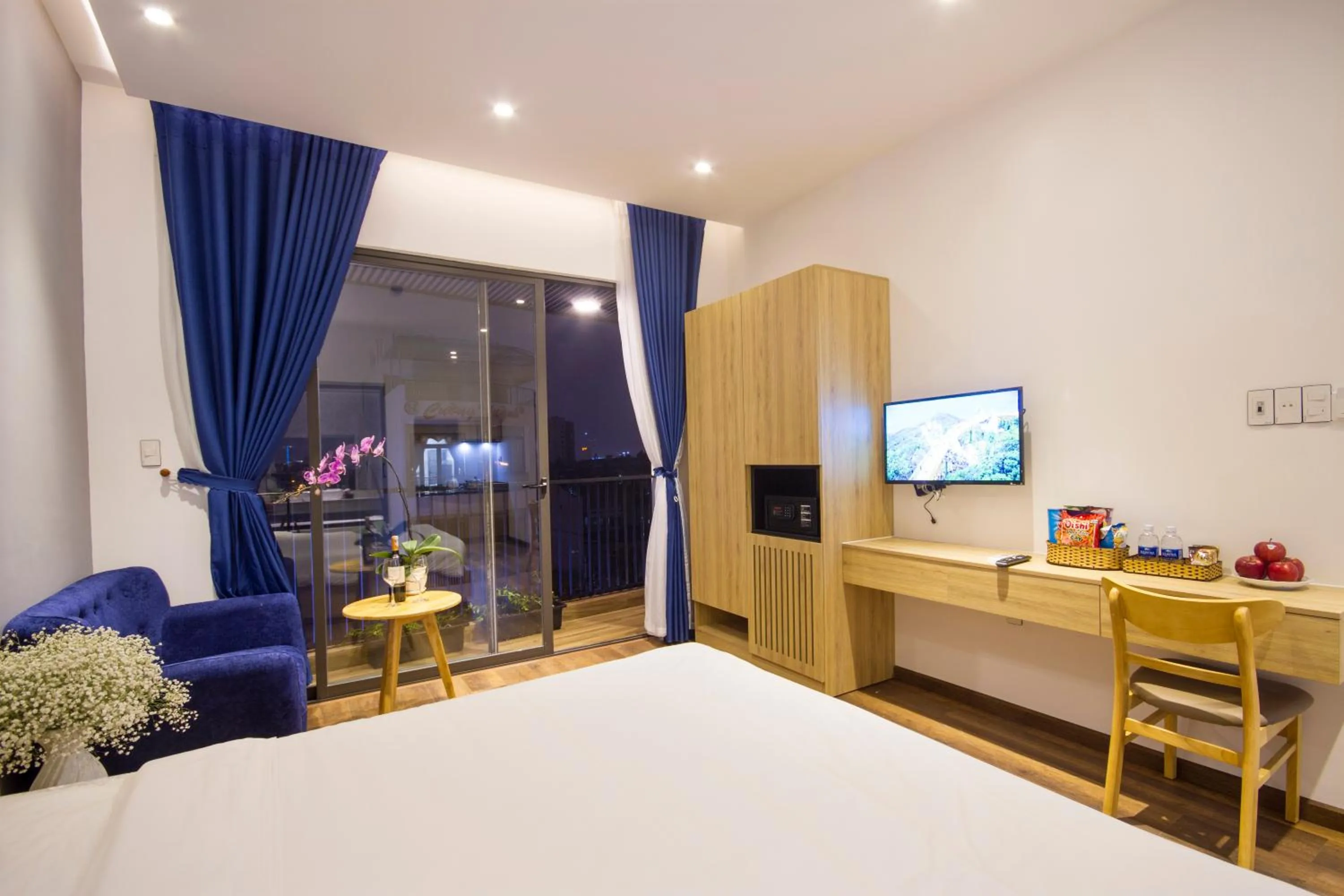 TV and multimedia, Bed in King House Villa Hotel & Spa