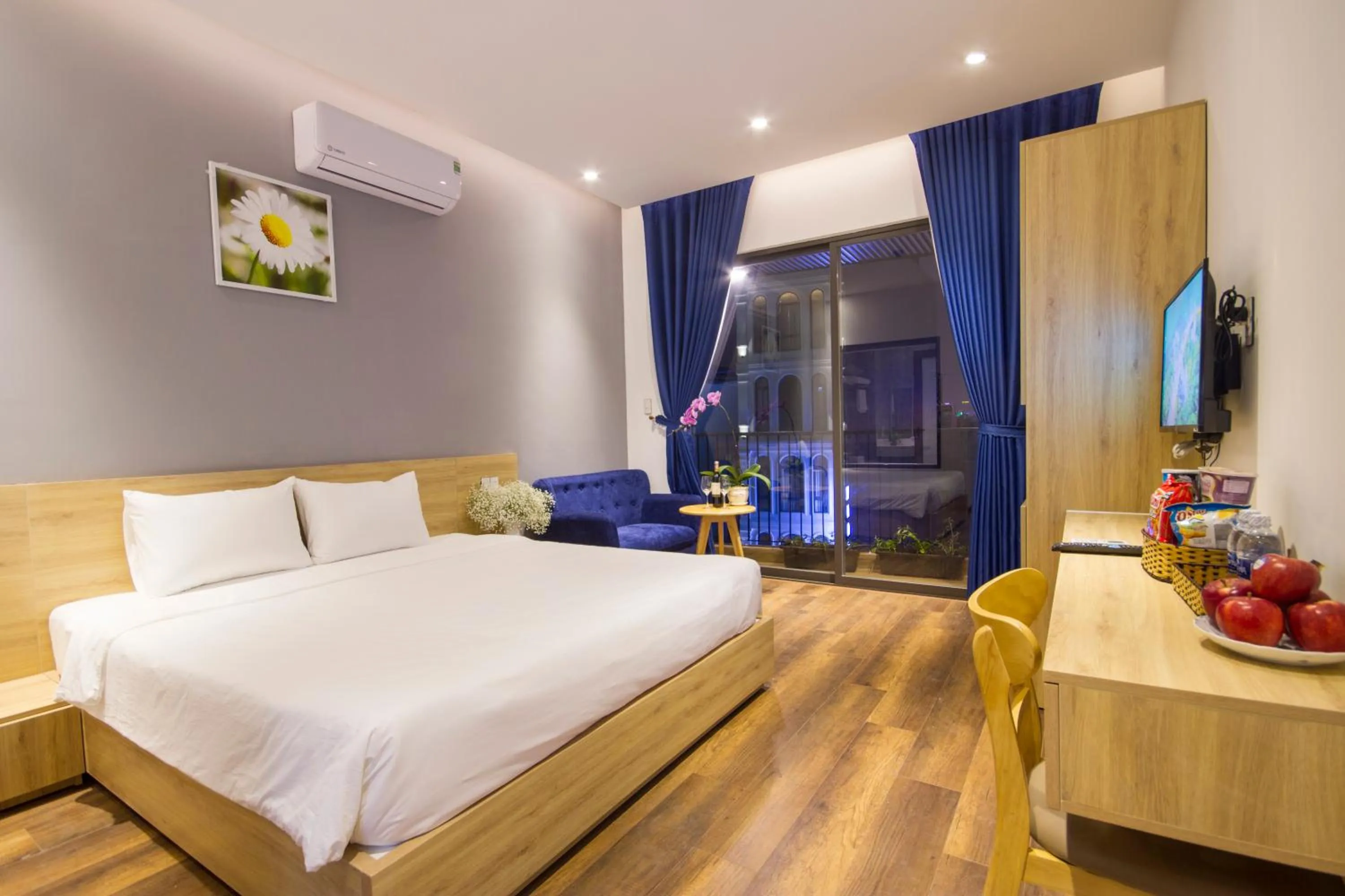 Photo of the whole room, Bed in King House Villa Hotel & Spa