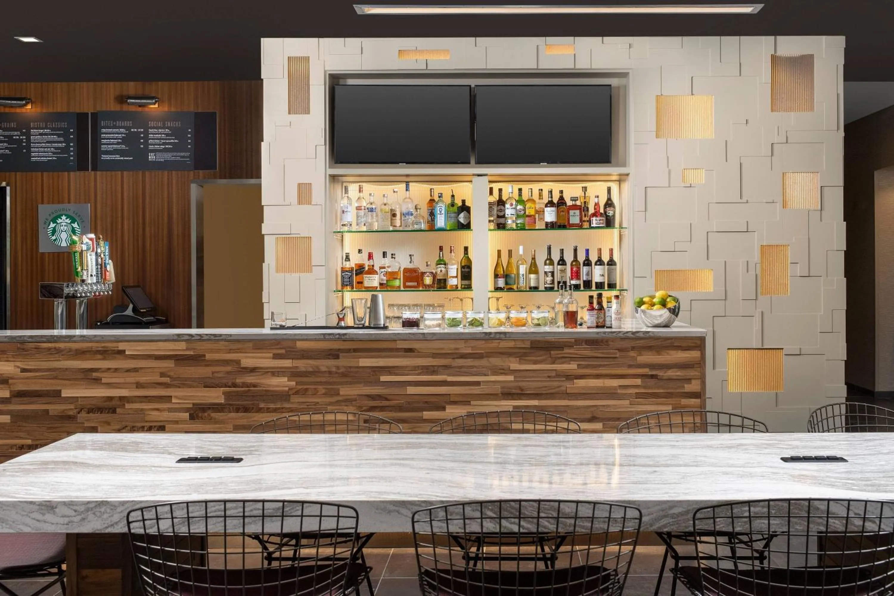 Restaurant/places to eat in Courtyard by Marriott Las Cruces at NMSU