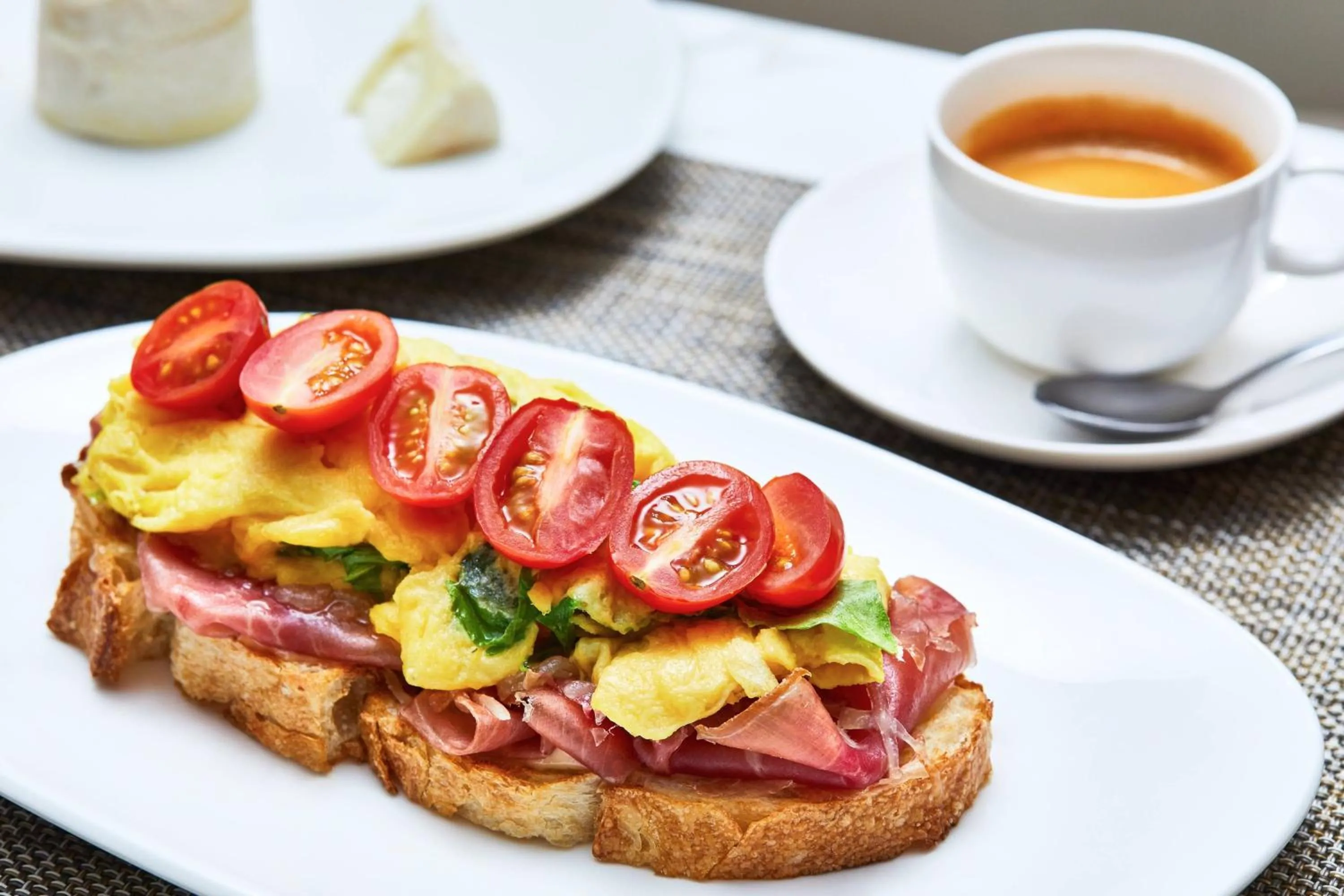 Restaurant/places to eat in AC Hotel by Marriott Miami Airport West/Doral