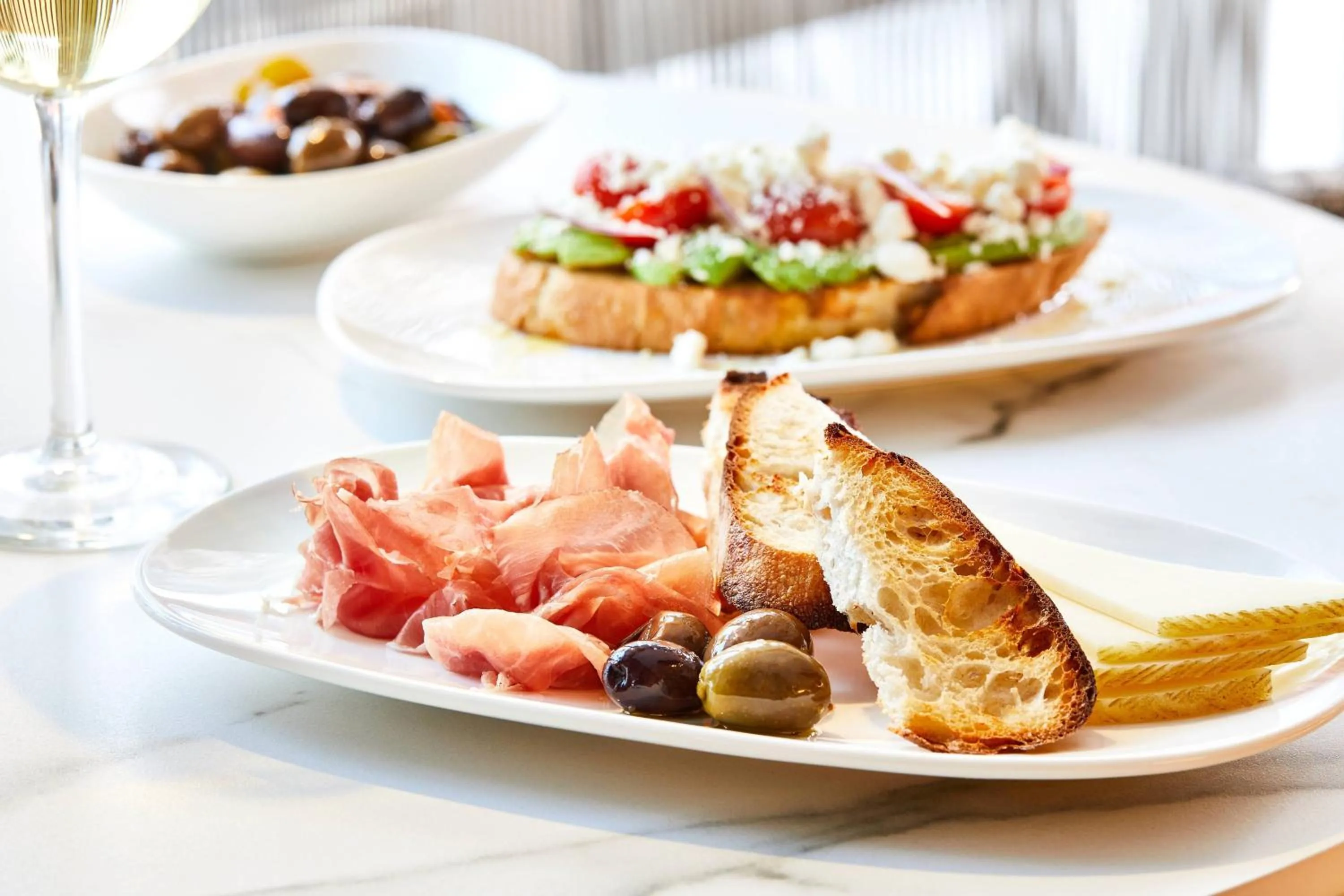 Lounge or bar in AC Hotel by Marriott Miami Airport West/Doral