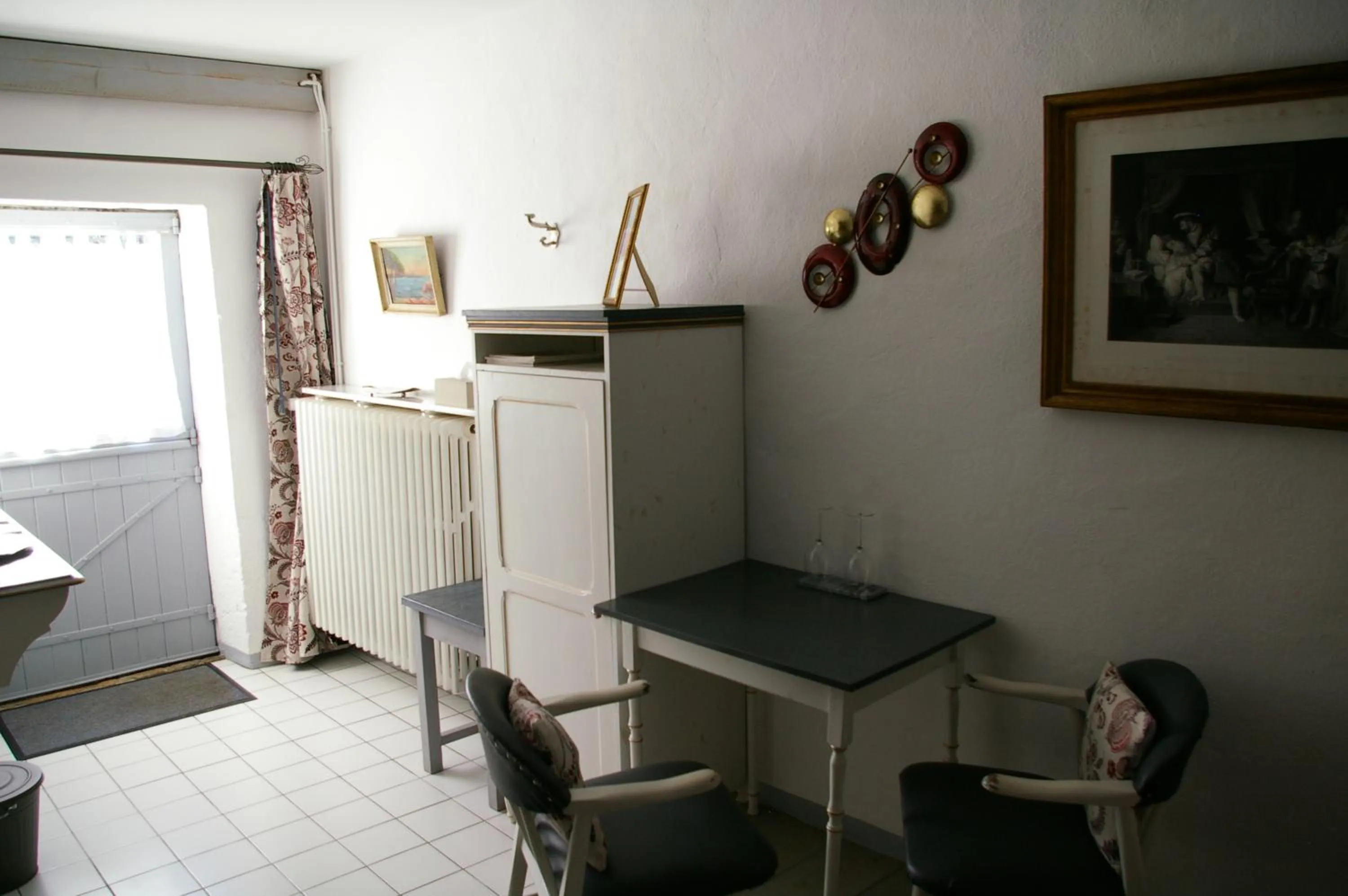 Photo of the whole room in La Source de Bury