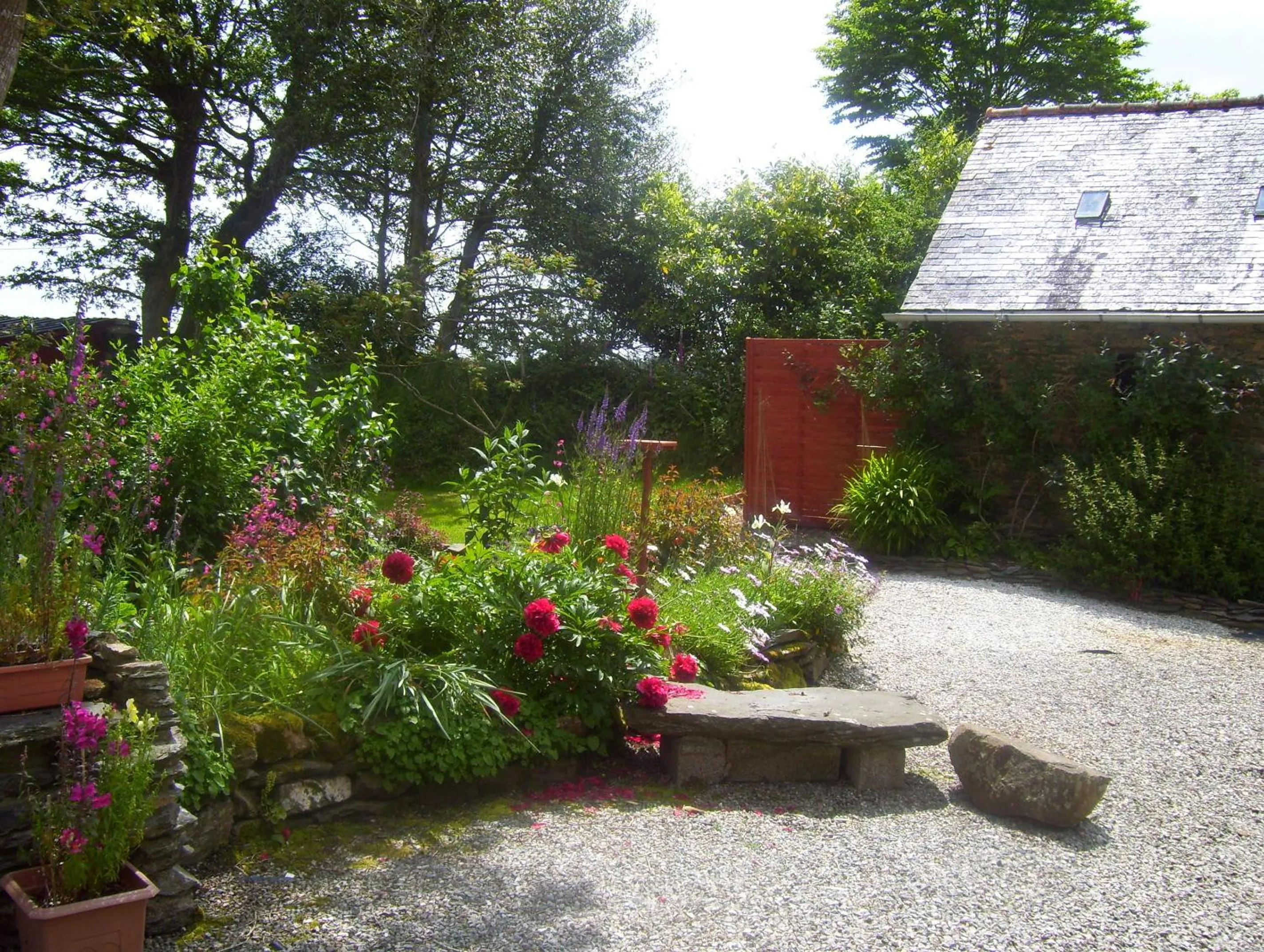 Garden in Le Boterff Gites et Camping
