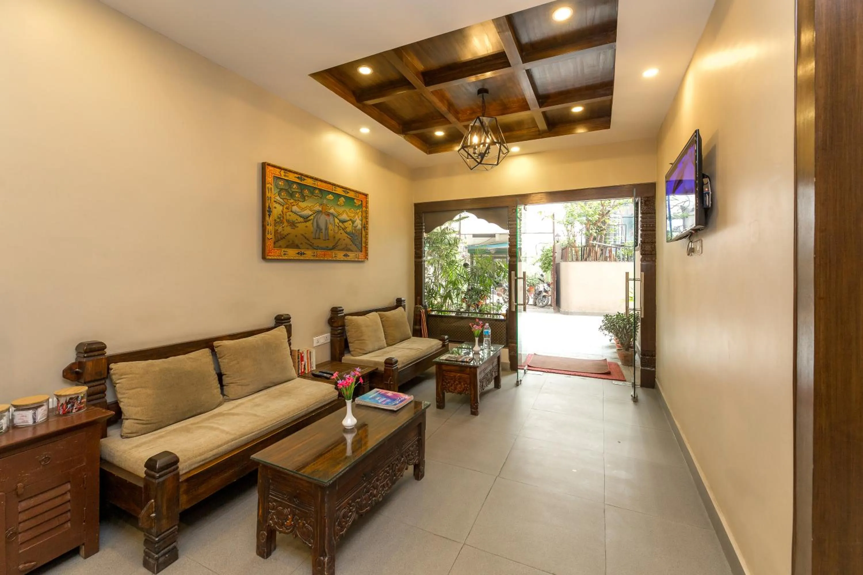 TV and multimedia in Himalayan Ghar