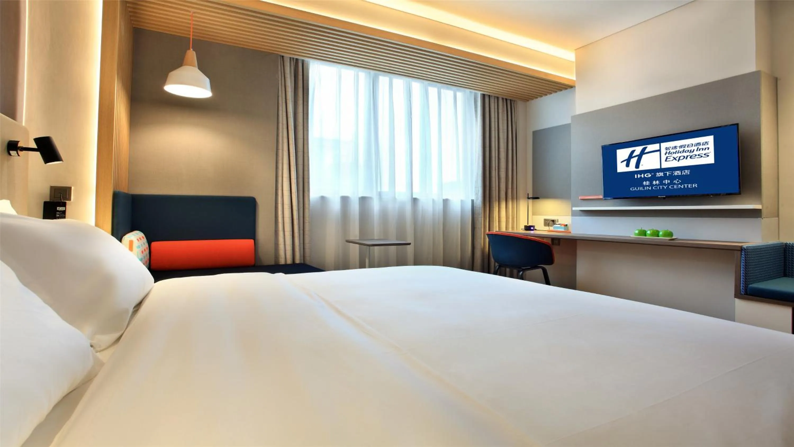 Bed in Holiday Inn Express Guilin City Center by IHG