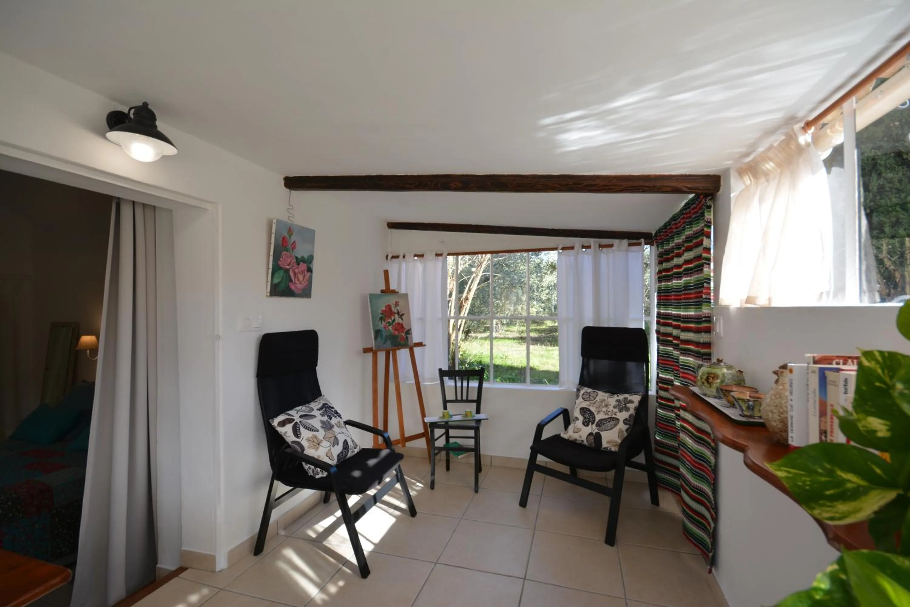 Seating area in le cabanon de l'olivette