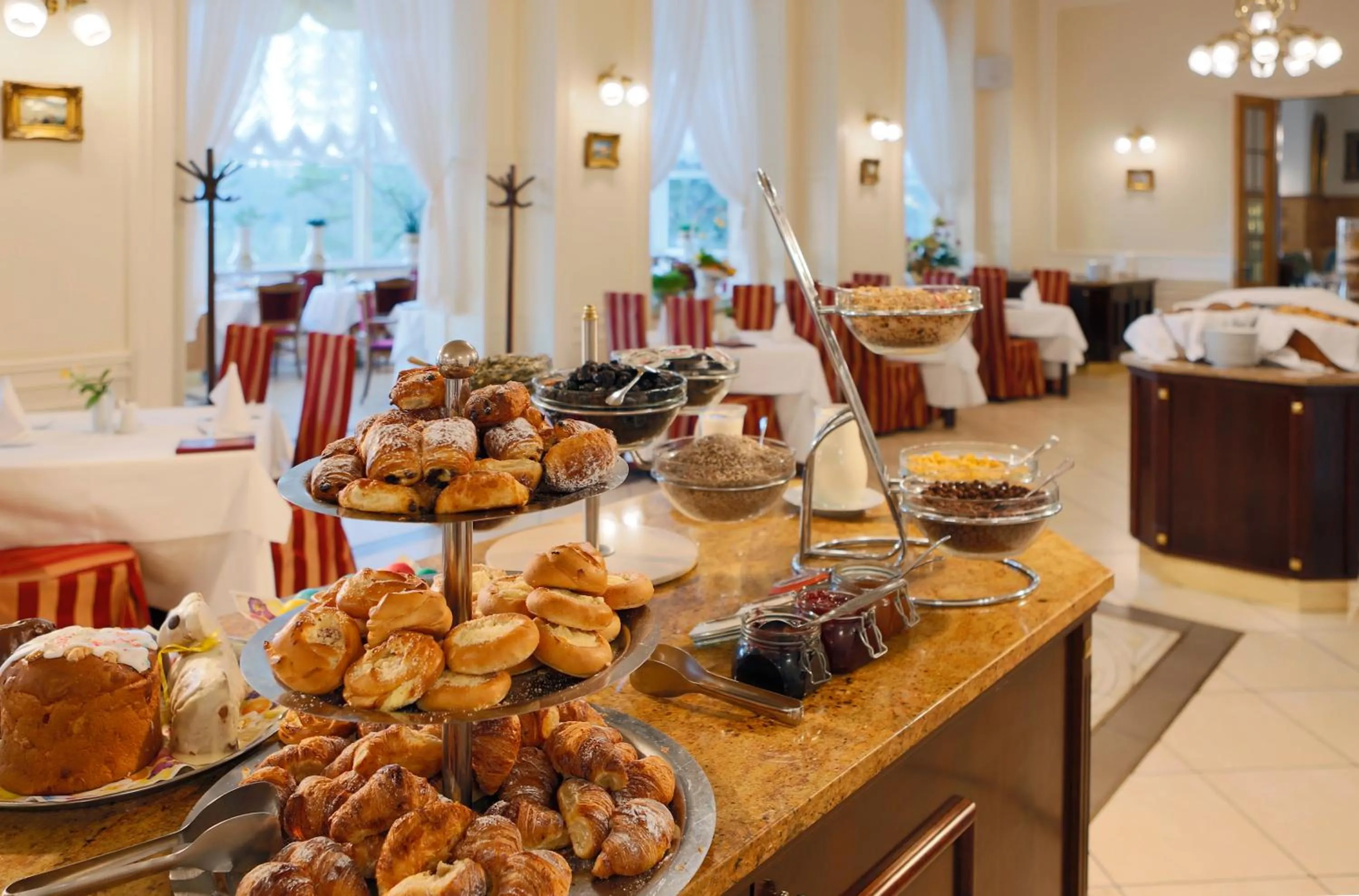 Breakfast in Hotel Vila Livia