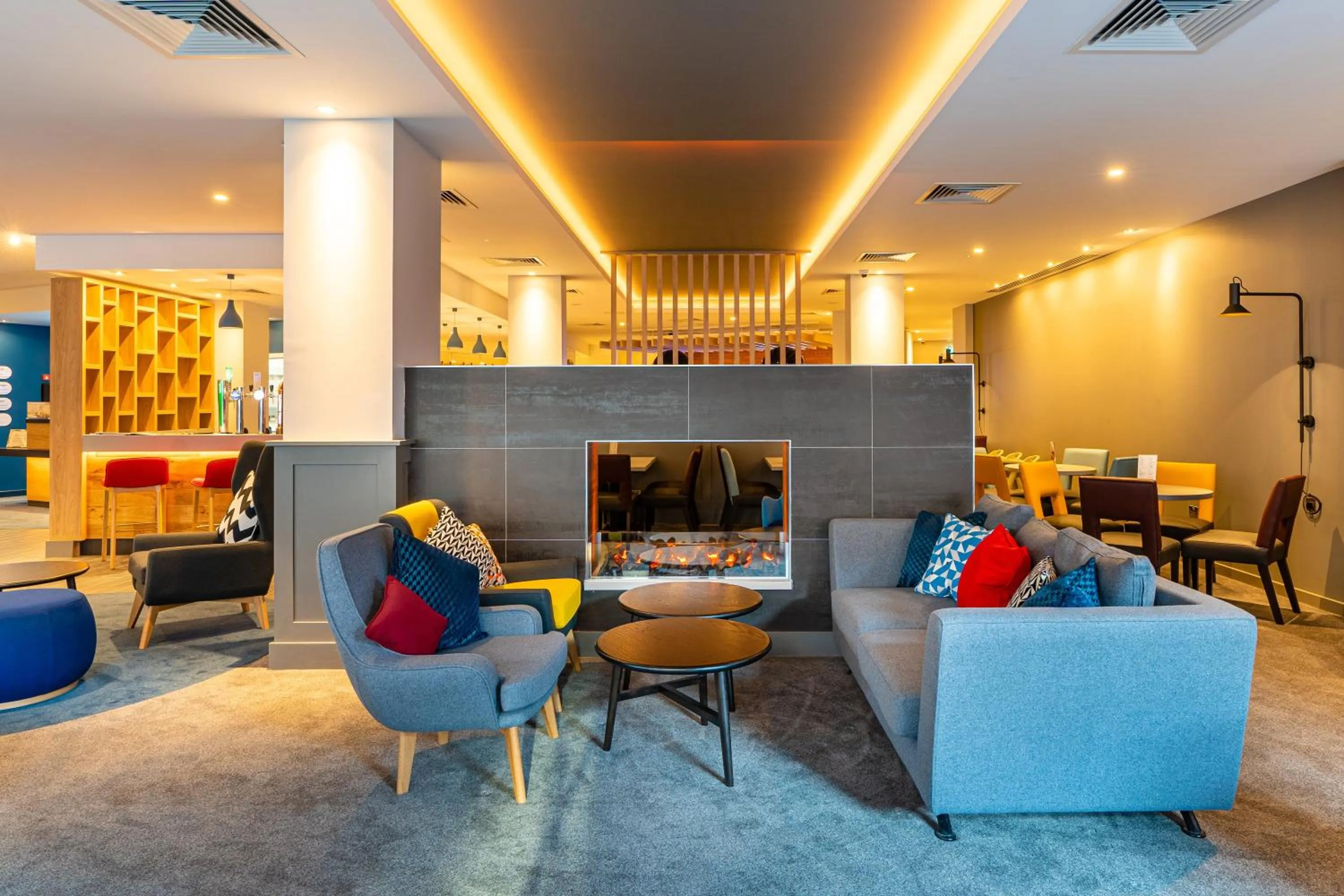 Lobby or reception in Holiday Inn Express - Derry - Londonderry by IHG