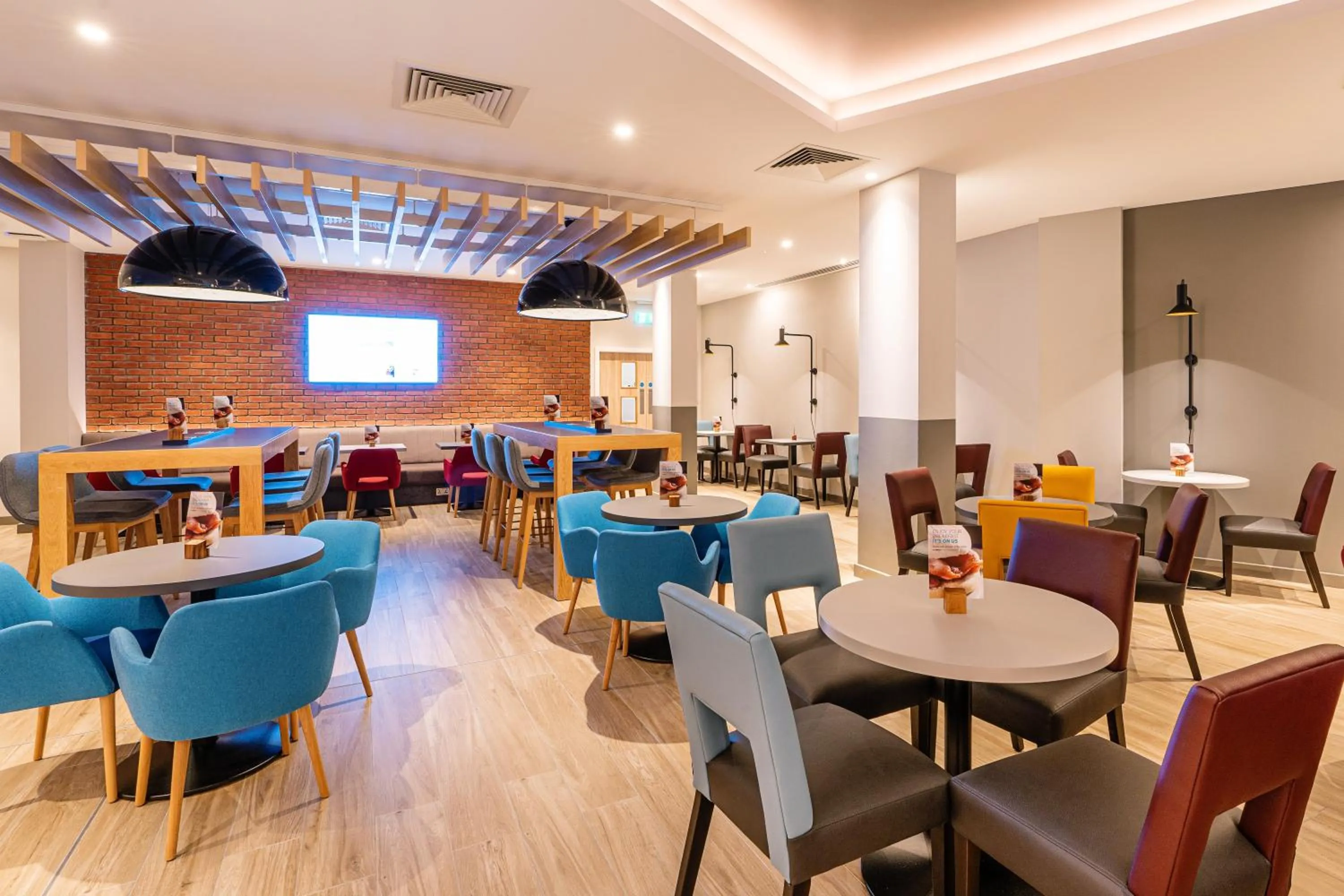 Restaurant/places to eat in Holiday Inn Express - Derry - Londonderry by IHG