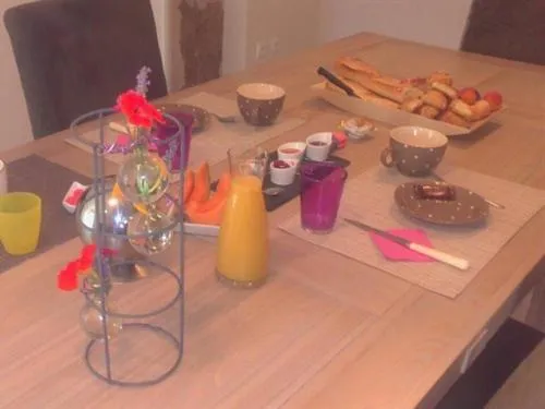 Dining area in Chambre et Table d'hôtes Magaadjukalo