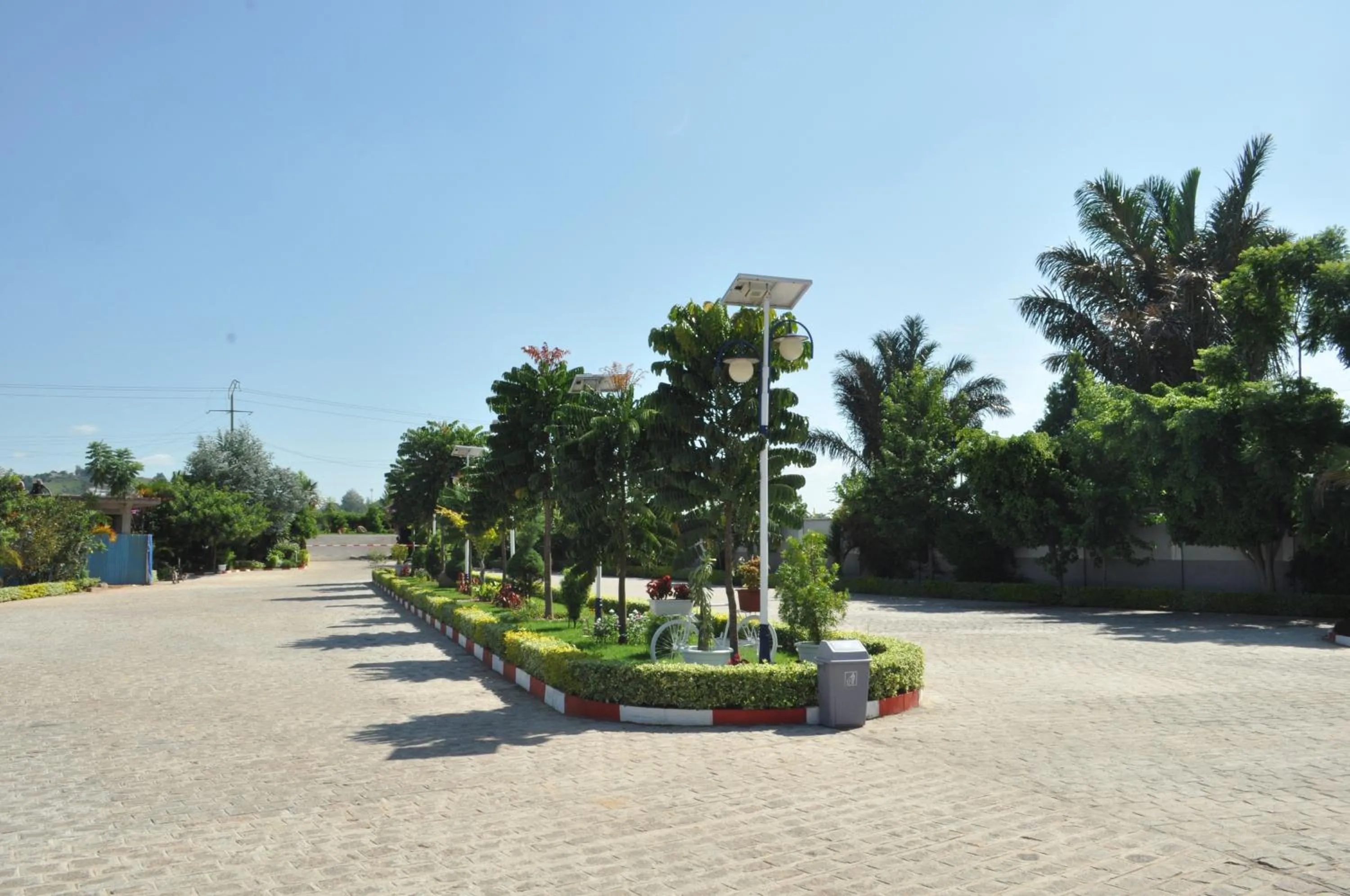 Property building in Hôtel Sky blue Mada