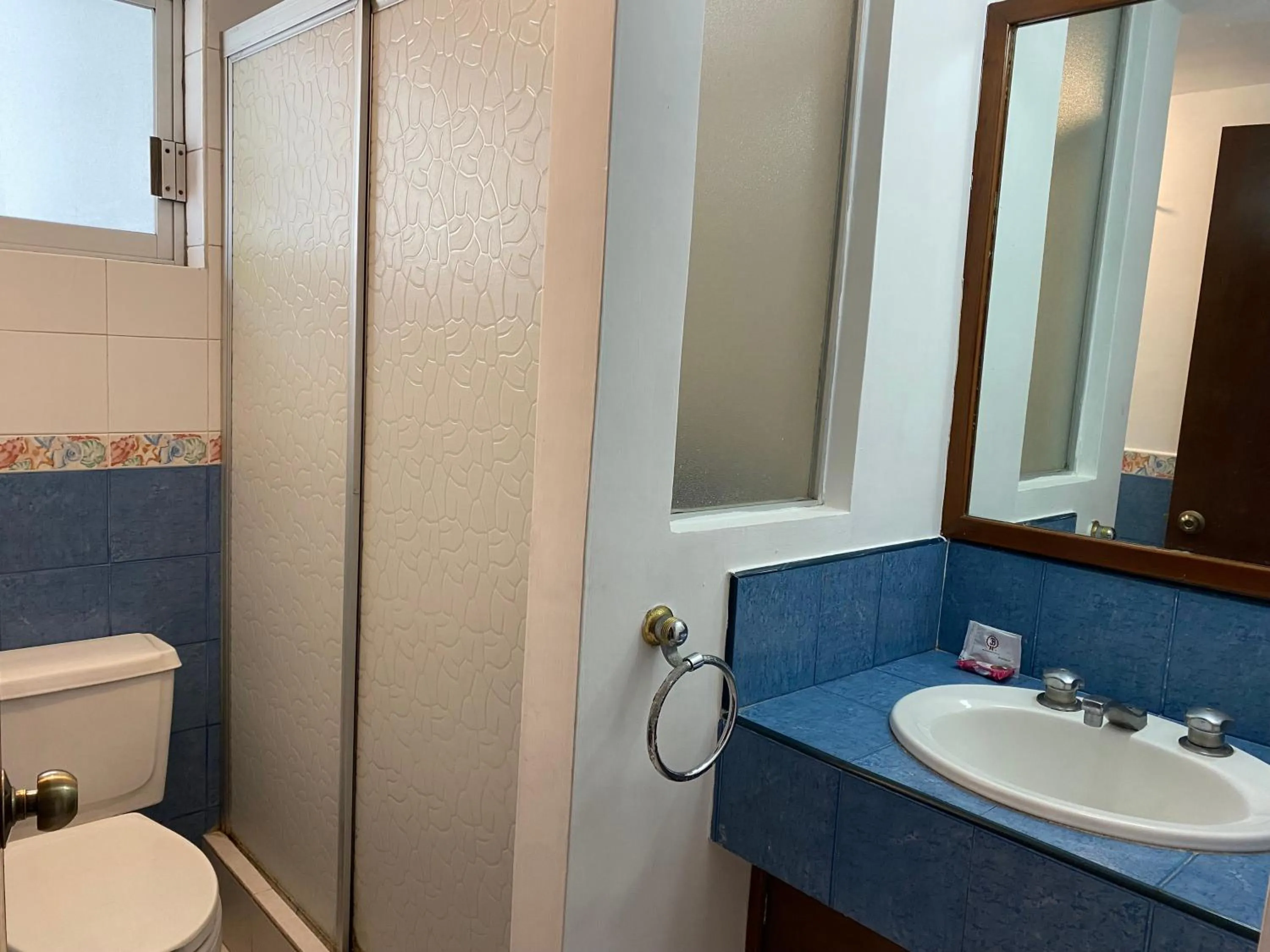 Toilet in Hotel Suites Regina