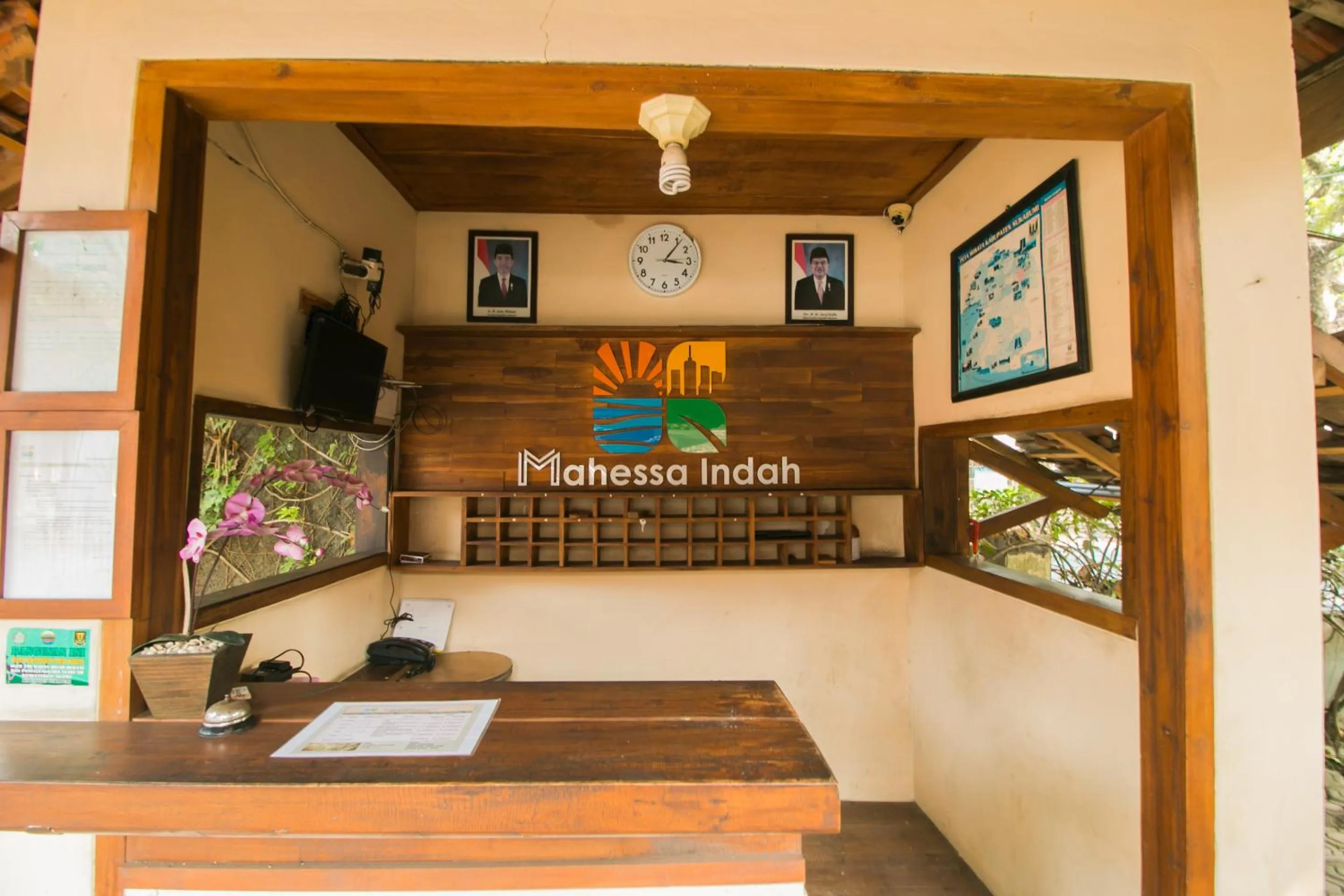 Lobby or reception in RedDoorz @ Pantai Pelabuhan Ratu 2