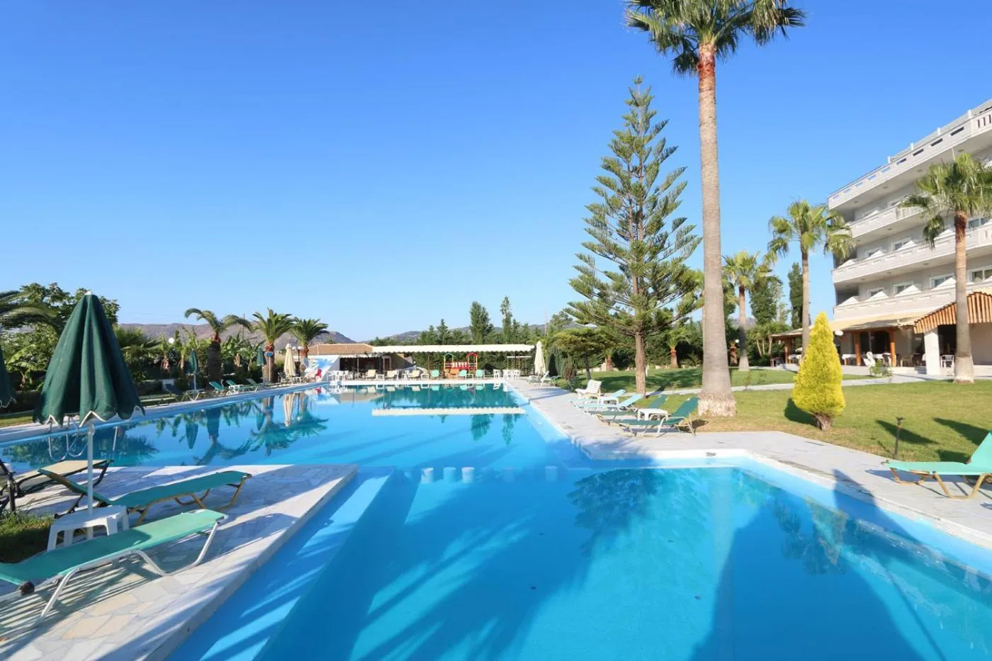 Swimming pool in Regina Hotel