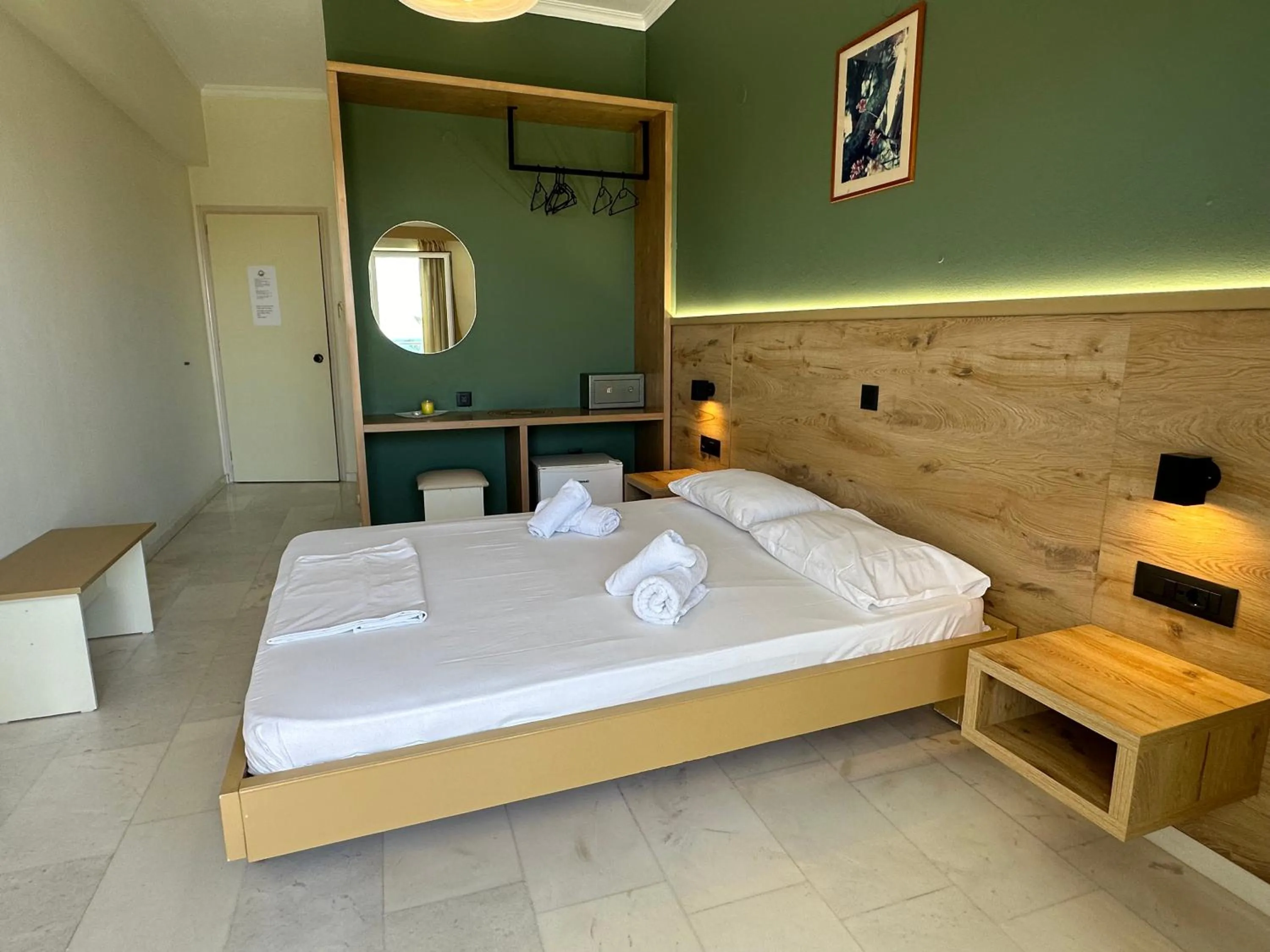 Bedroom, Bed in Regina Hotel