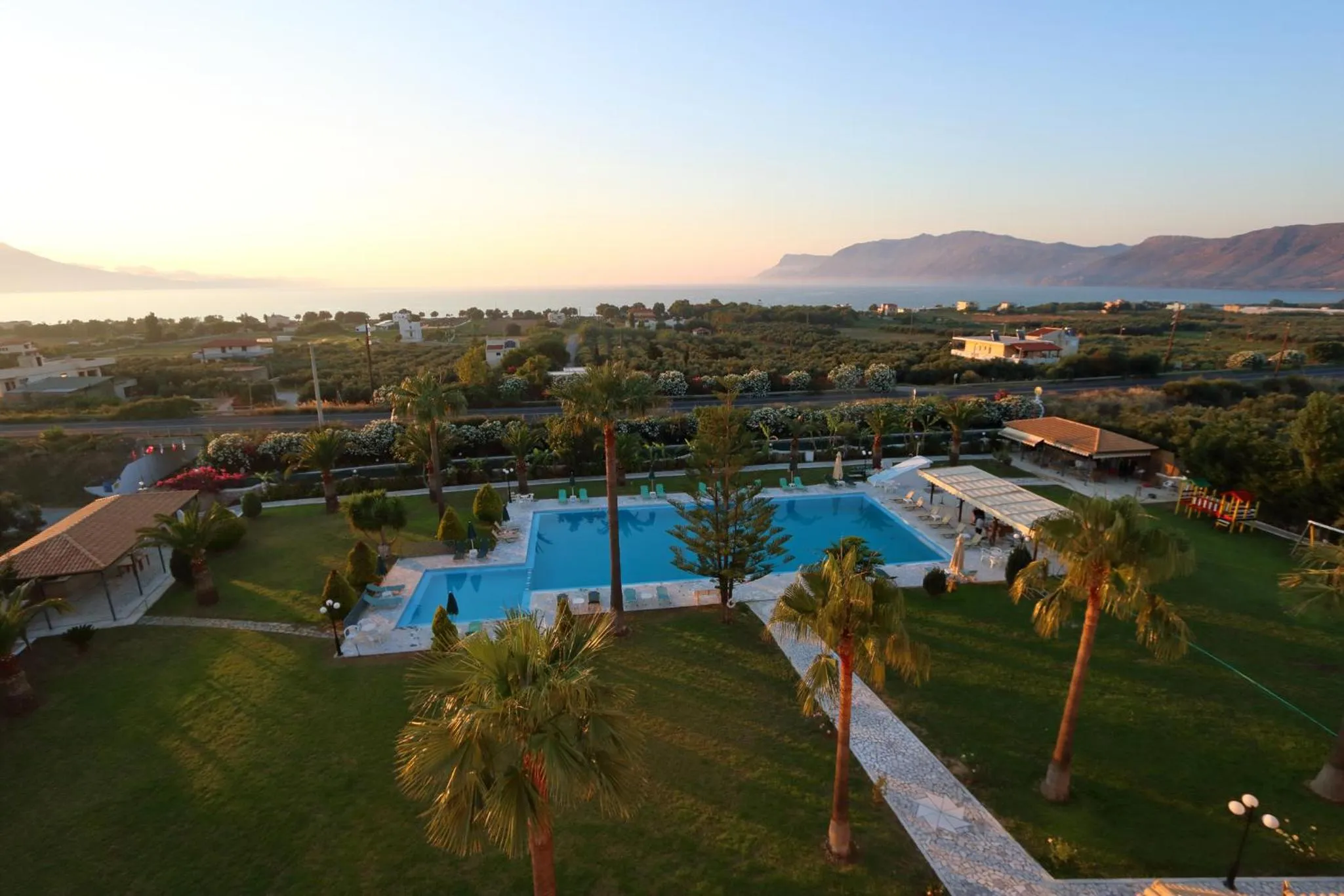 Pool view in Regina Hotel