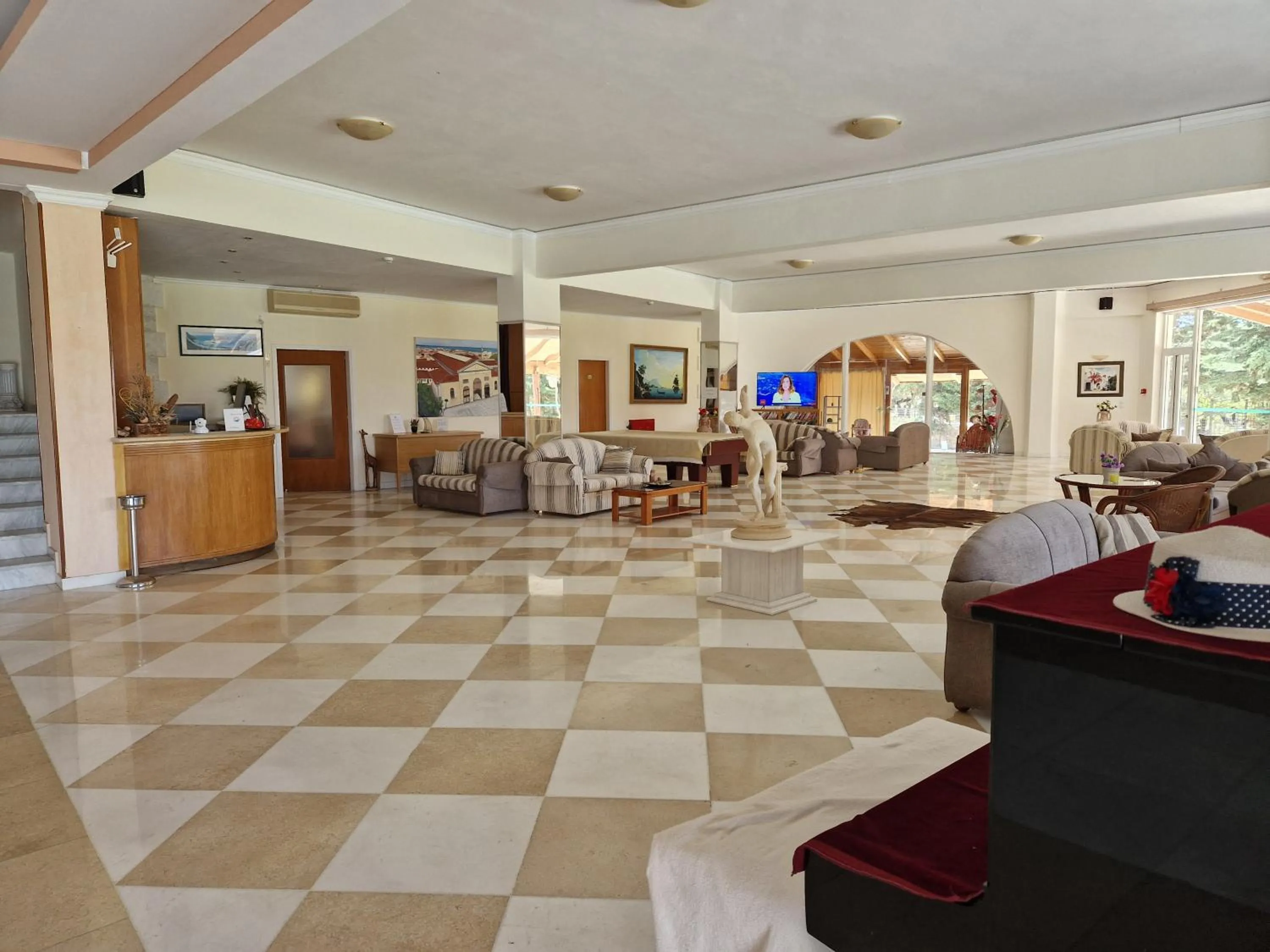 Property building in Regina Hotel