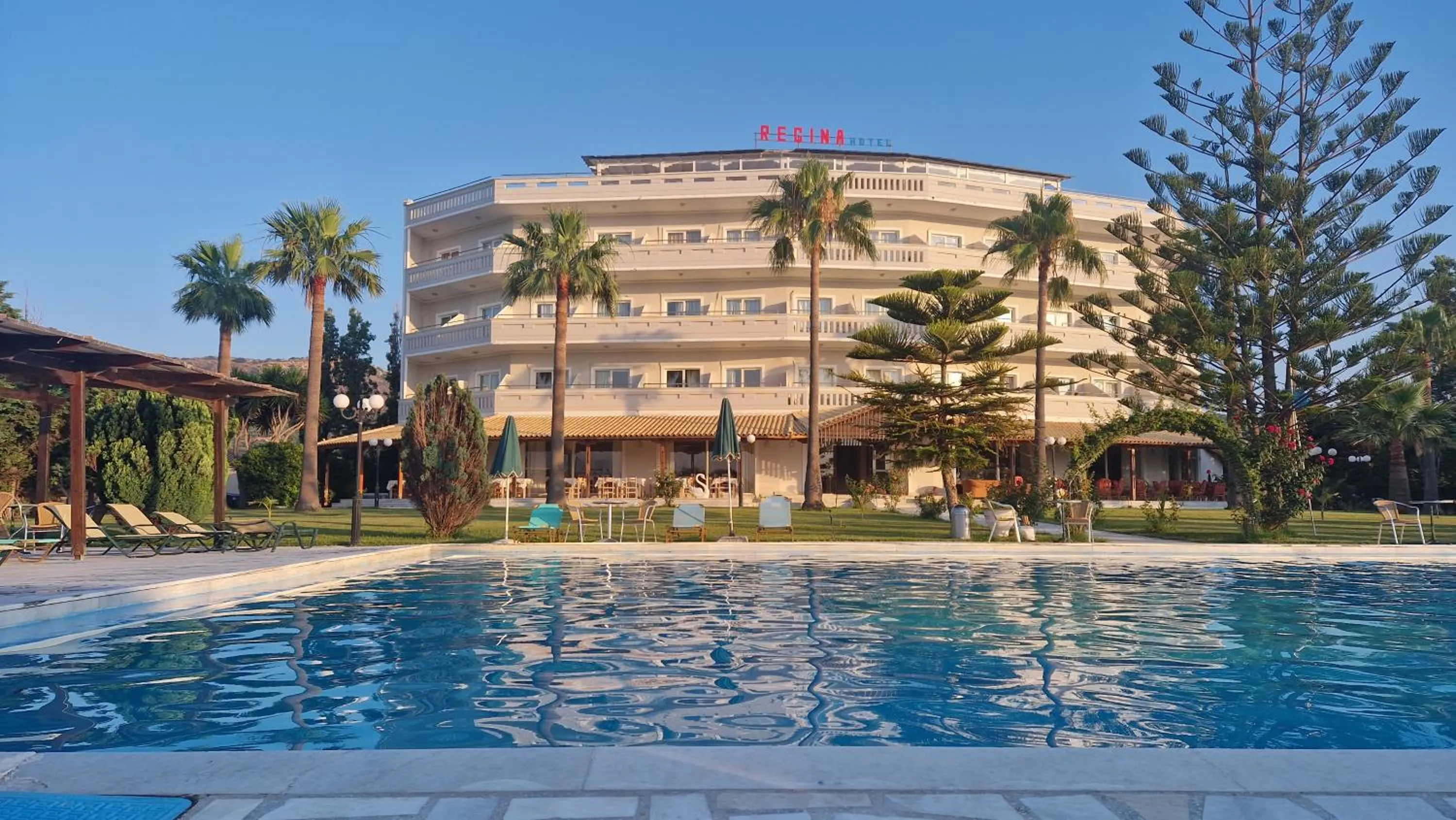 Property building in Regina Hotel