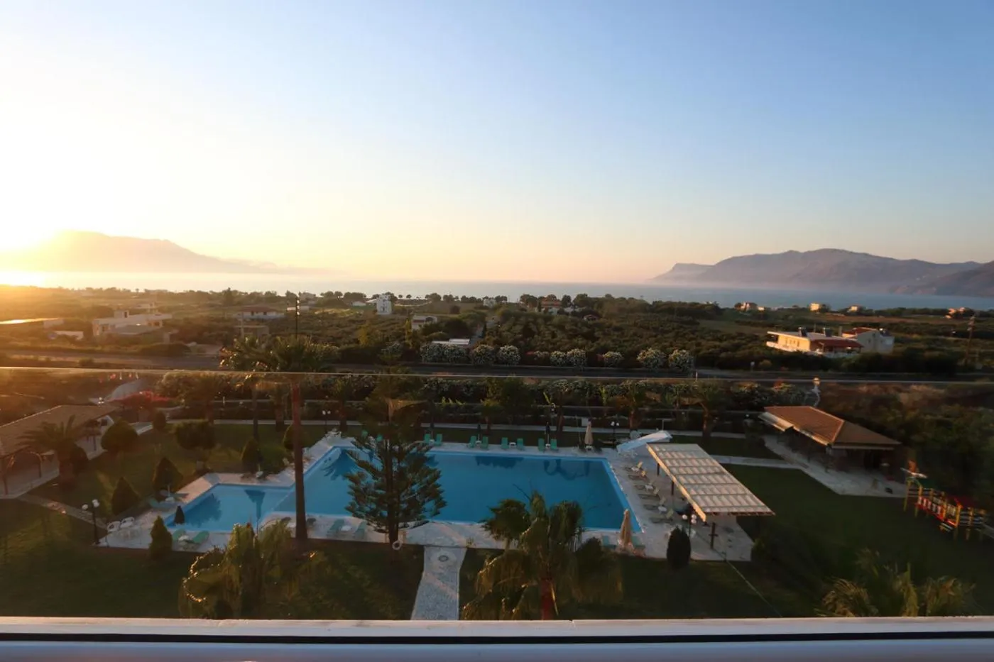 Sunset in Regina Hotel