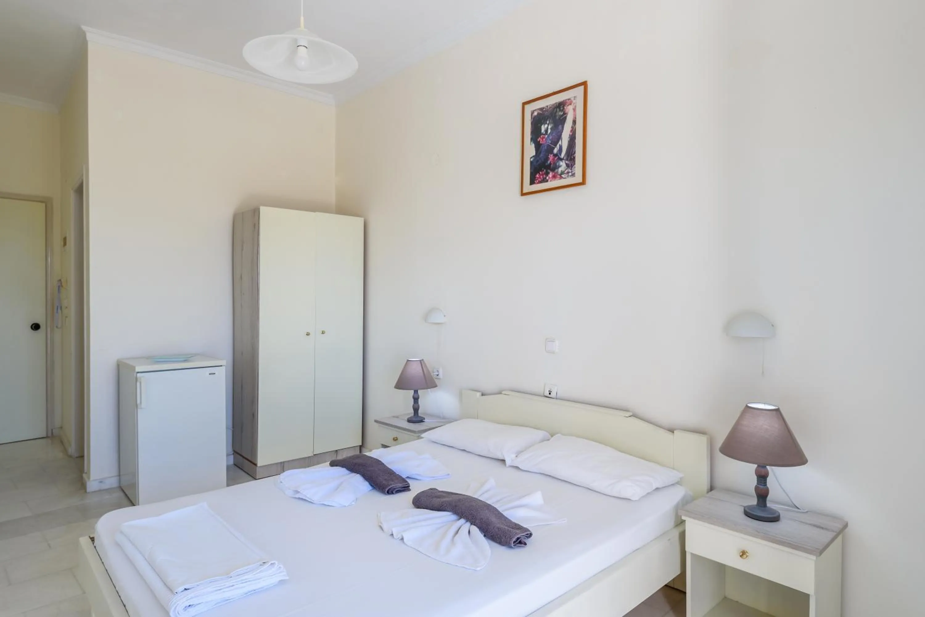 Photo of the whole room, Bed in Regina Hotel