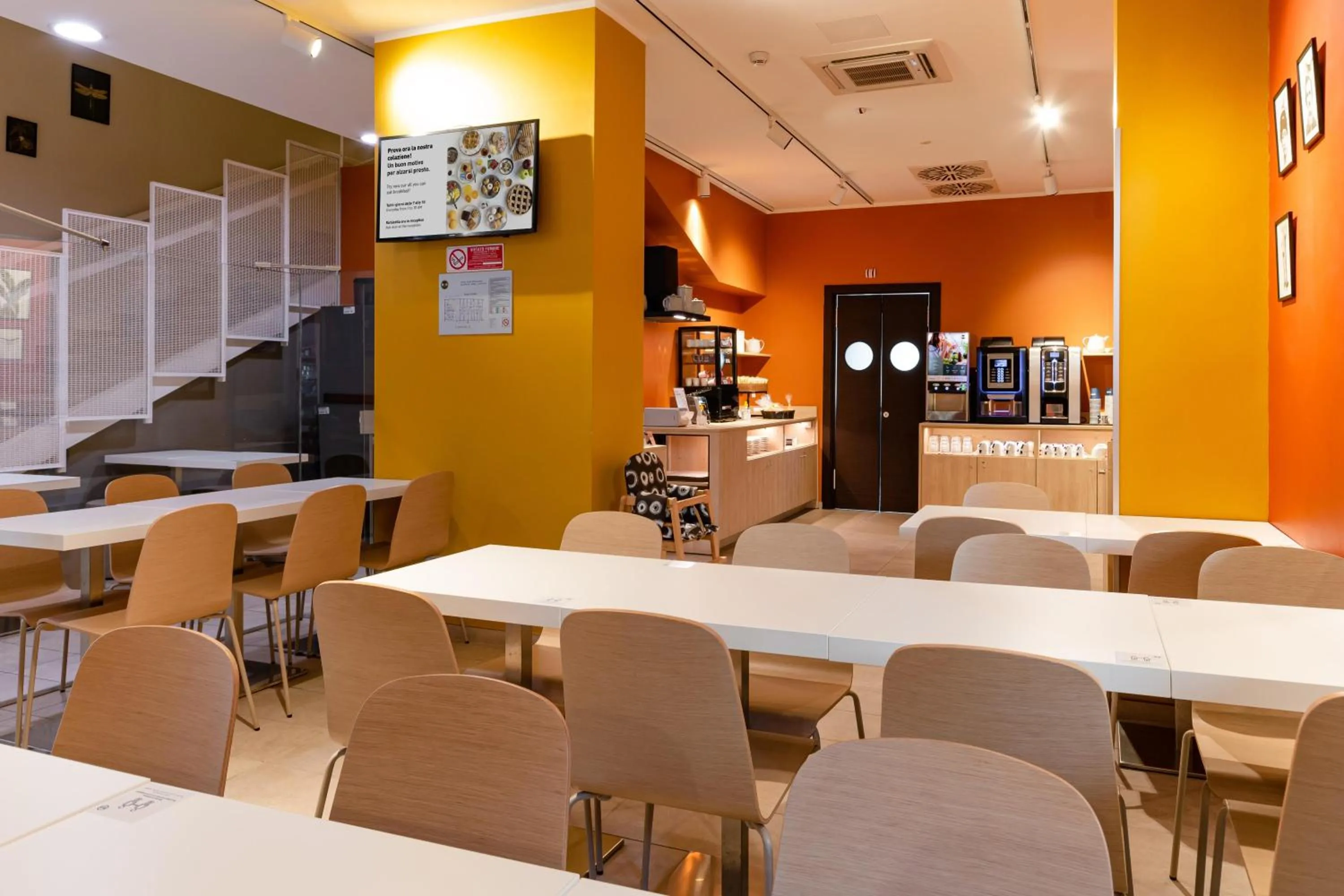 Lobby or reception in B&B Hotel Roma Pietralata Tiburtina