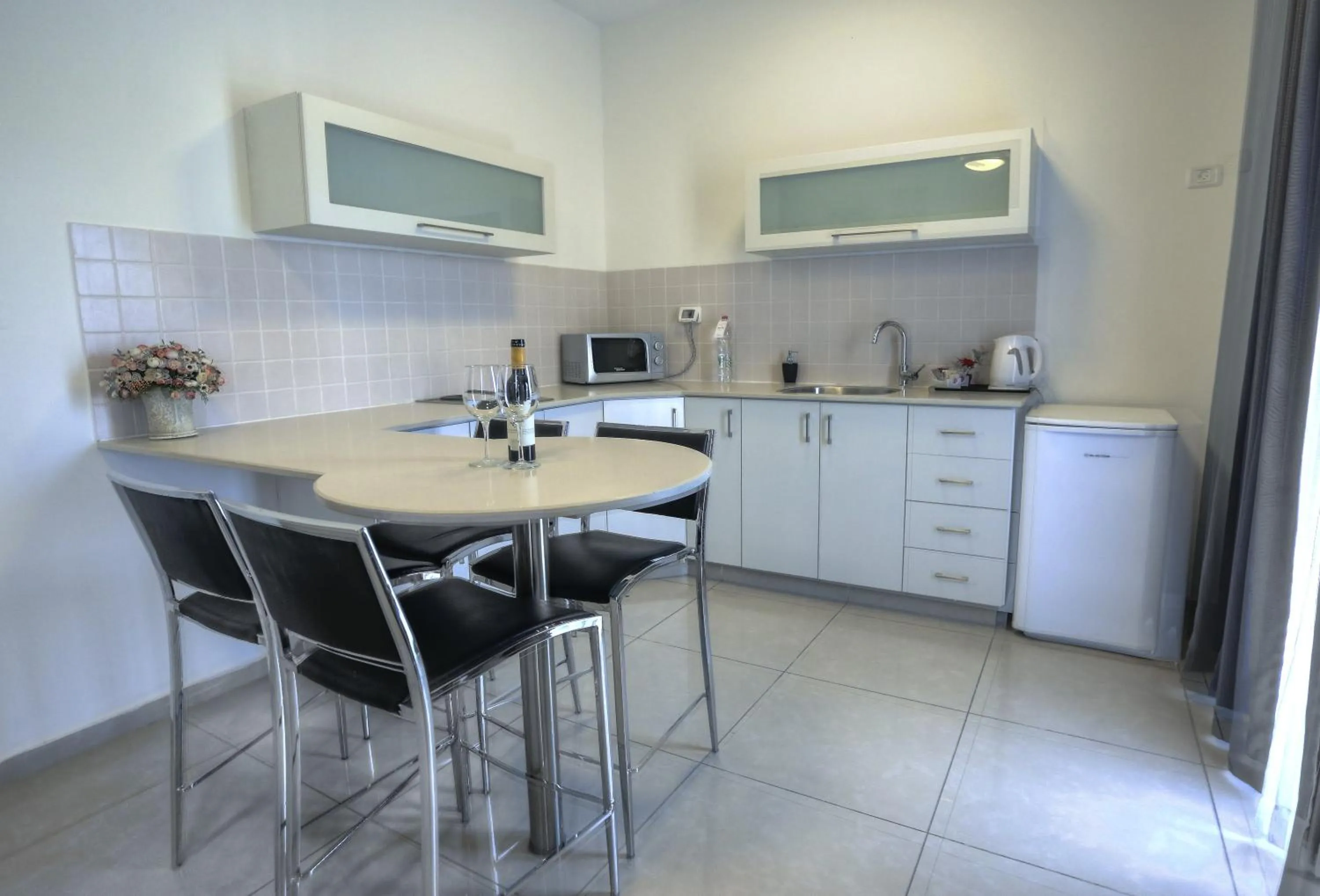 Kitchen or kitchenette, Kitchen/Kitchenette in Shamai Suites Jerusalem