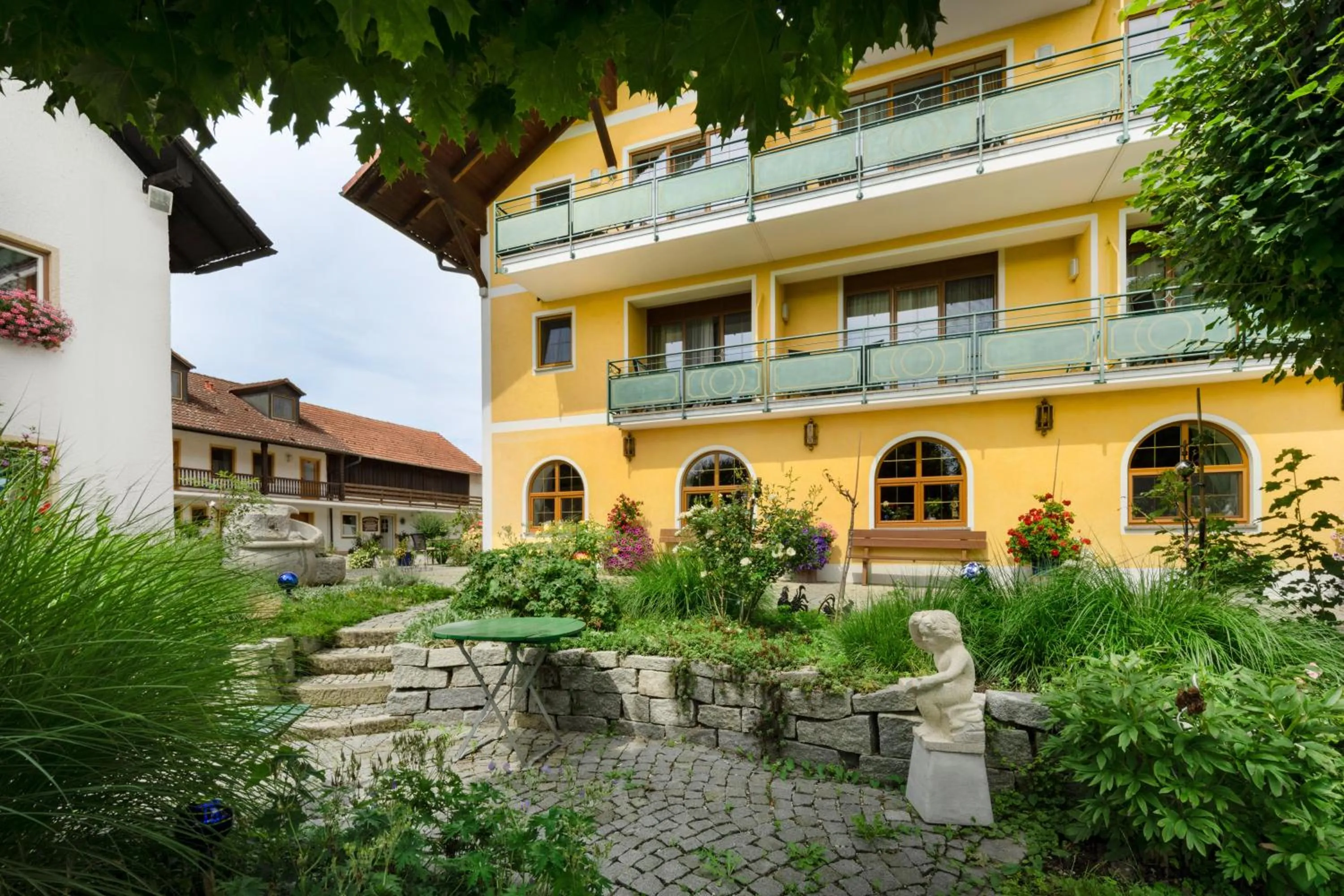 Property building in Hotel Preishof
