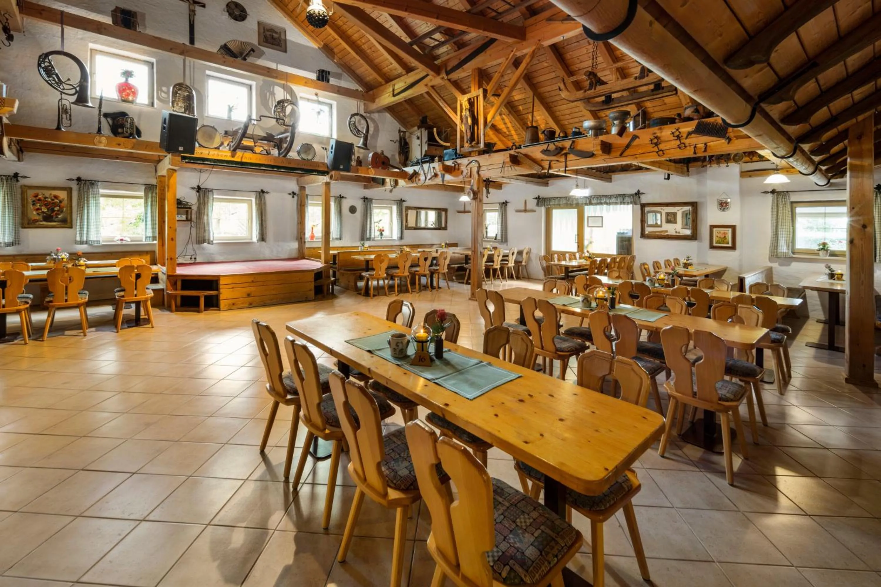 Restaurant/places to eat in Hotel Preishof