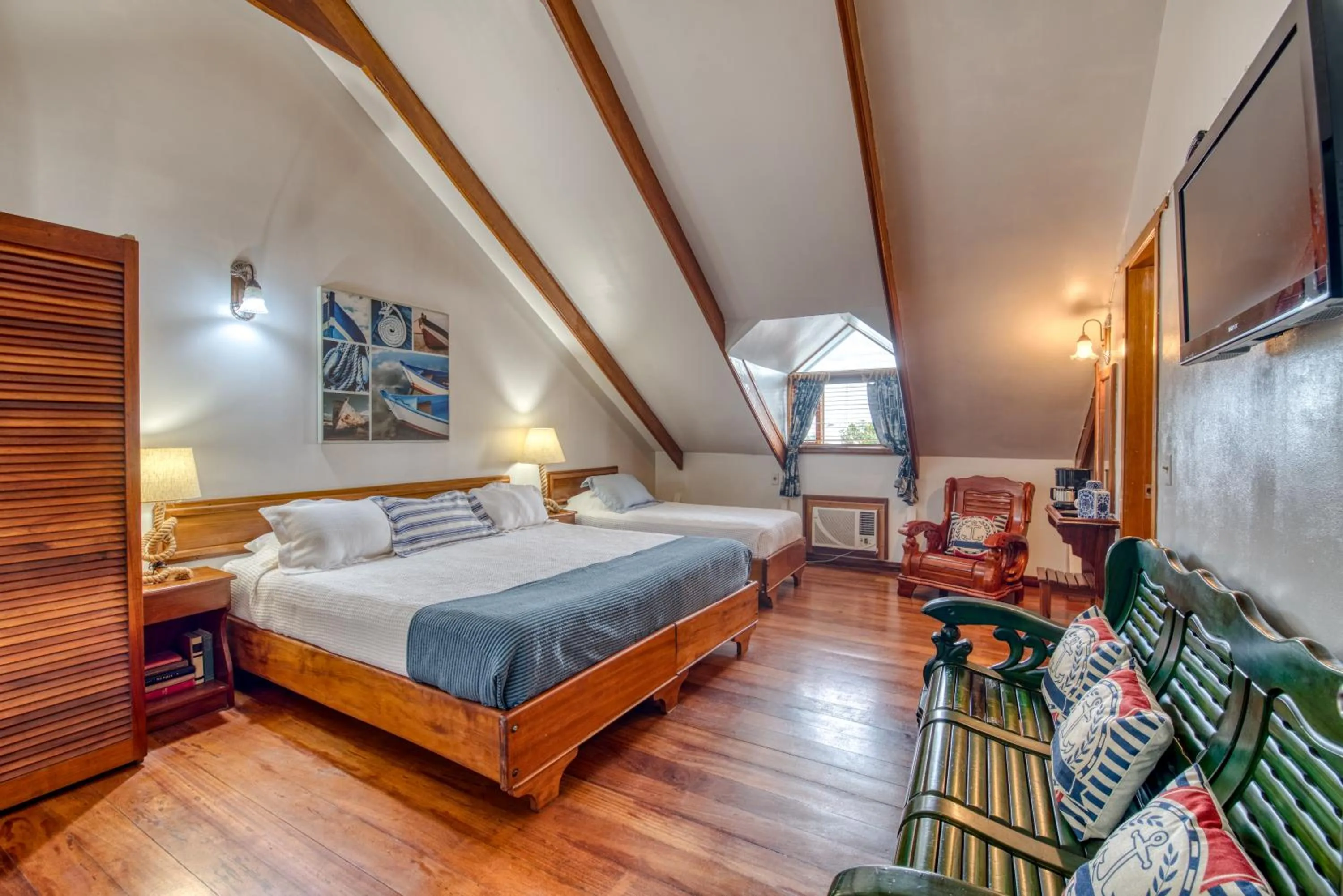 Photo of the whole room, Bed in Hotel Bocas del Toro