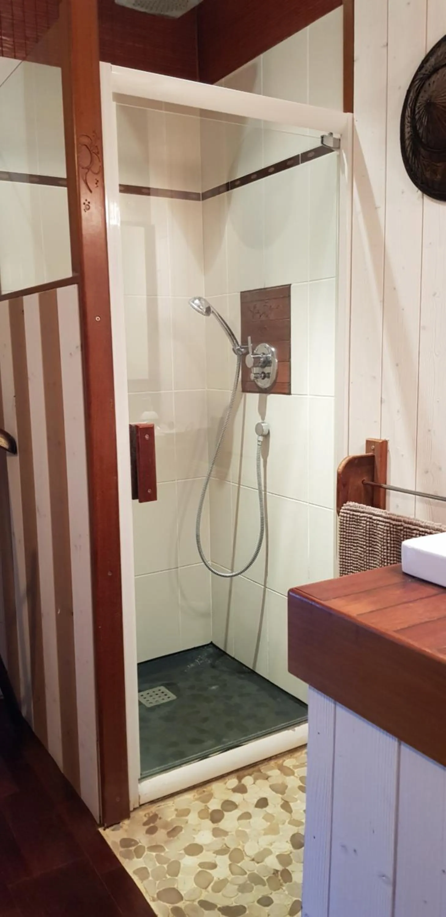 Bathroom in la Varangue