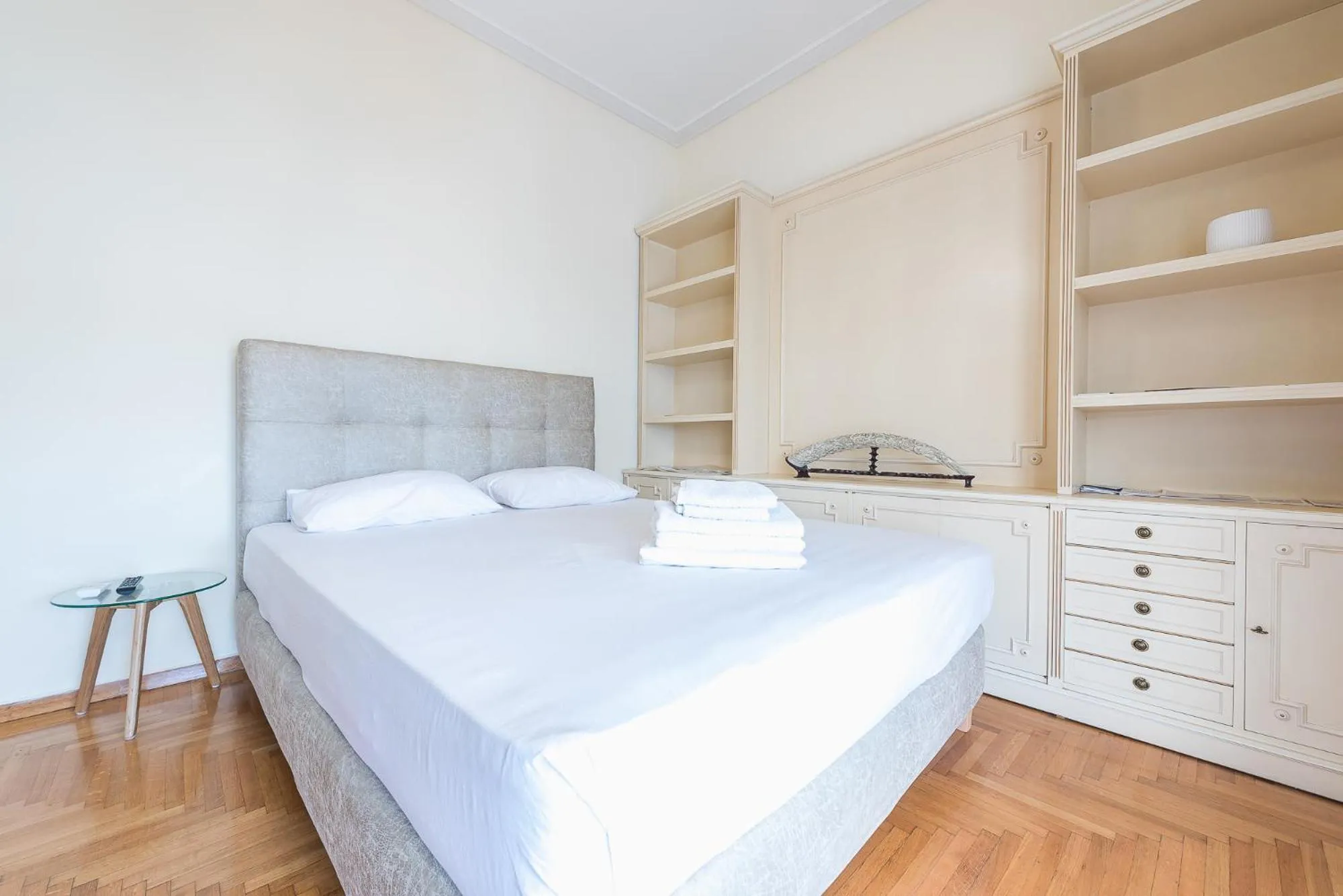 Bed in Victoria Capitan Apartments