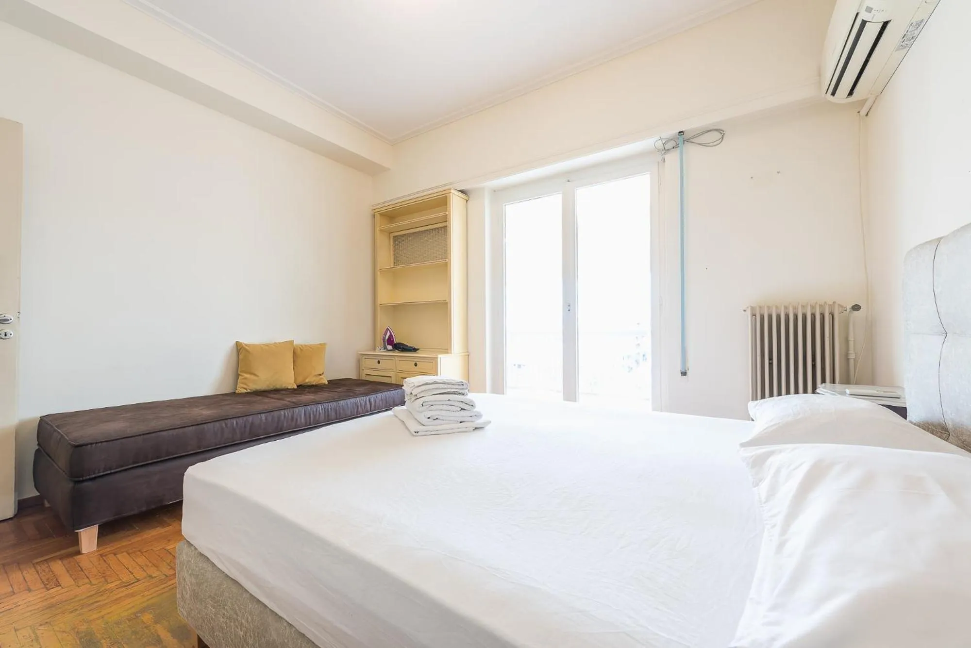 Bed in Victoria Capitan Apartments