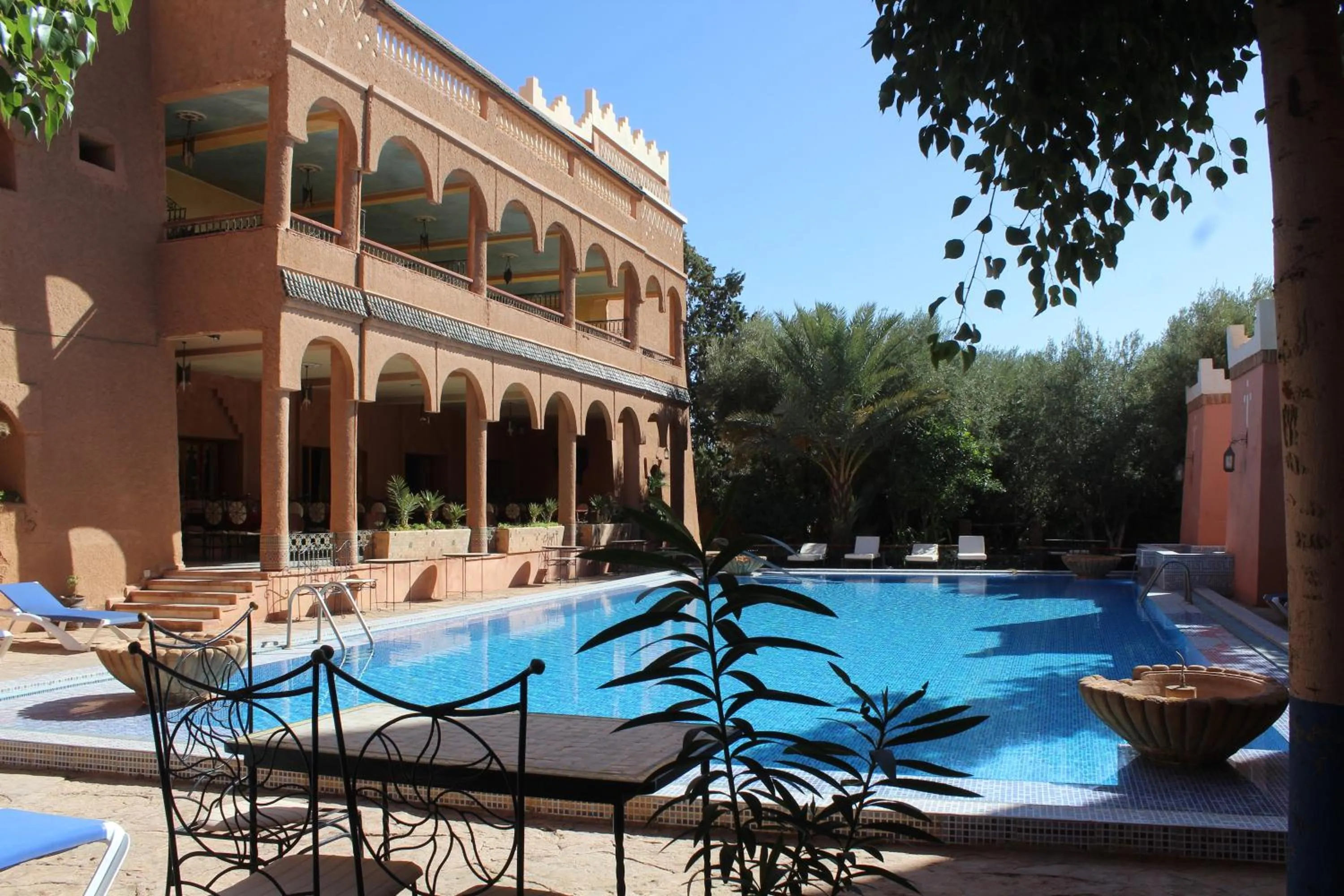 Swimming pool in Hotel Kasbah Lamrani