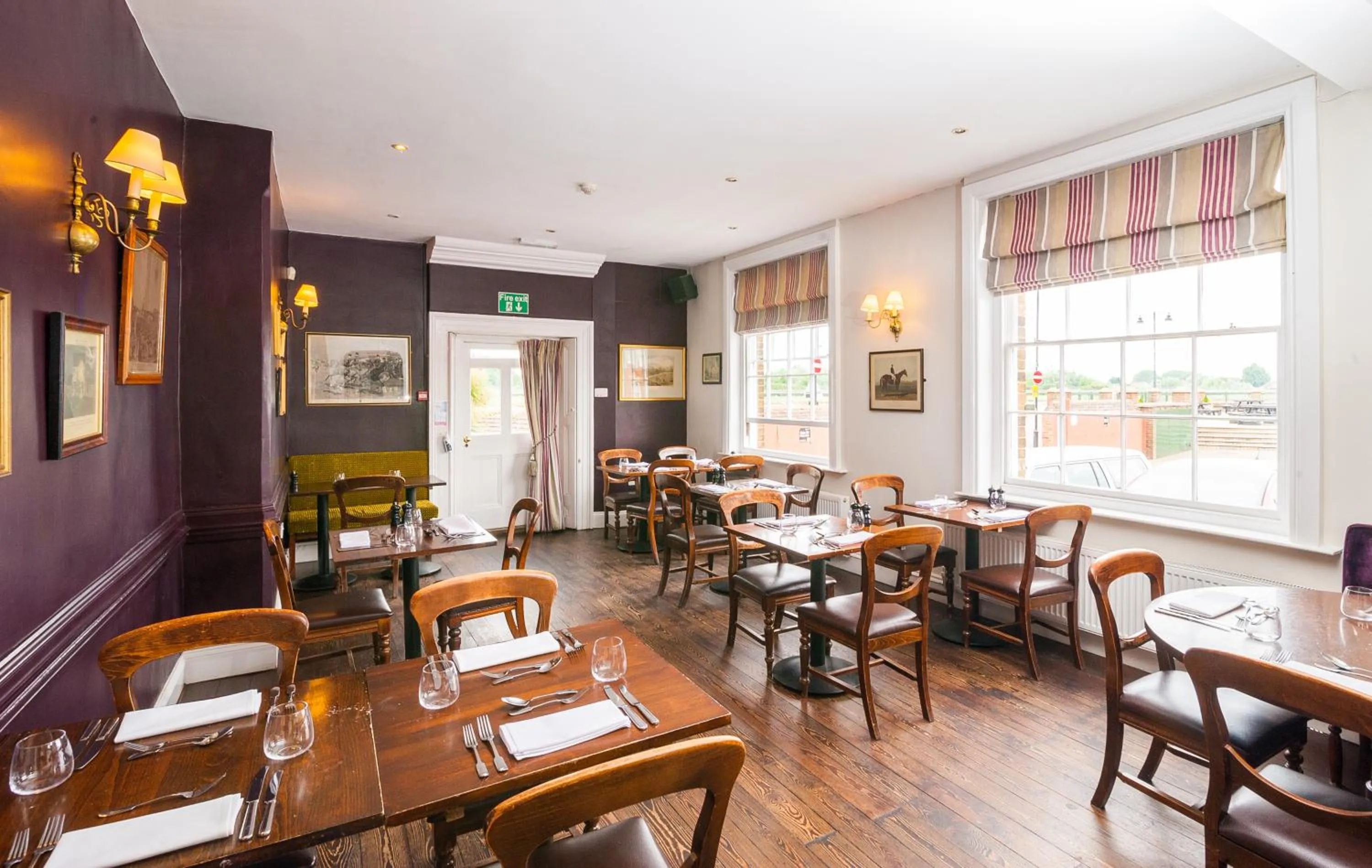 Restaurant/places to eat in Bank House