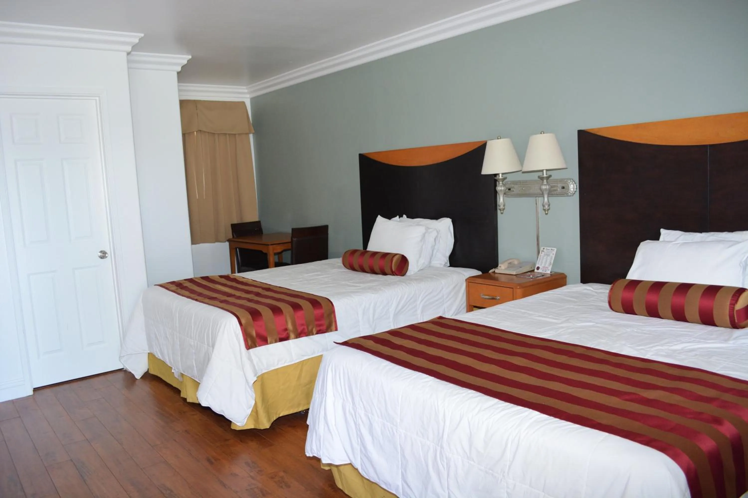 Bedroom, Bed in Sunset Motel