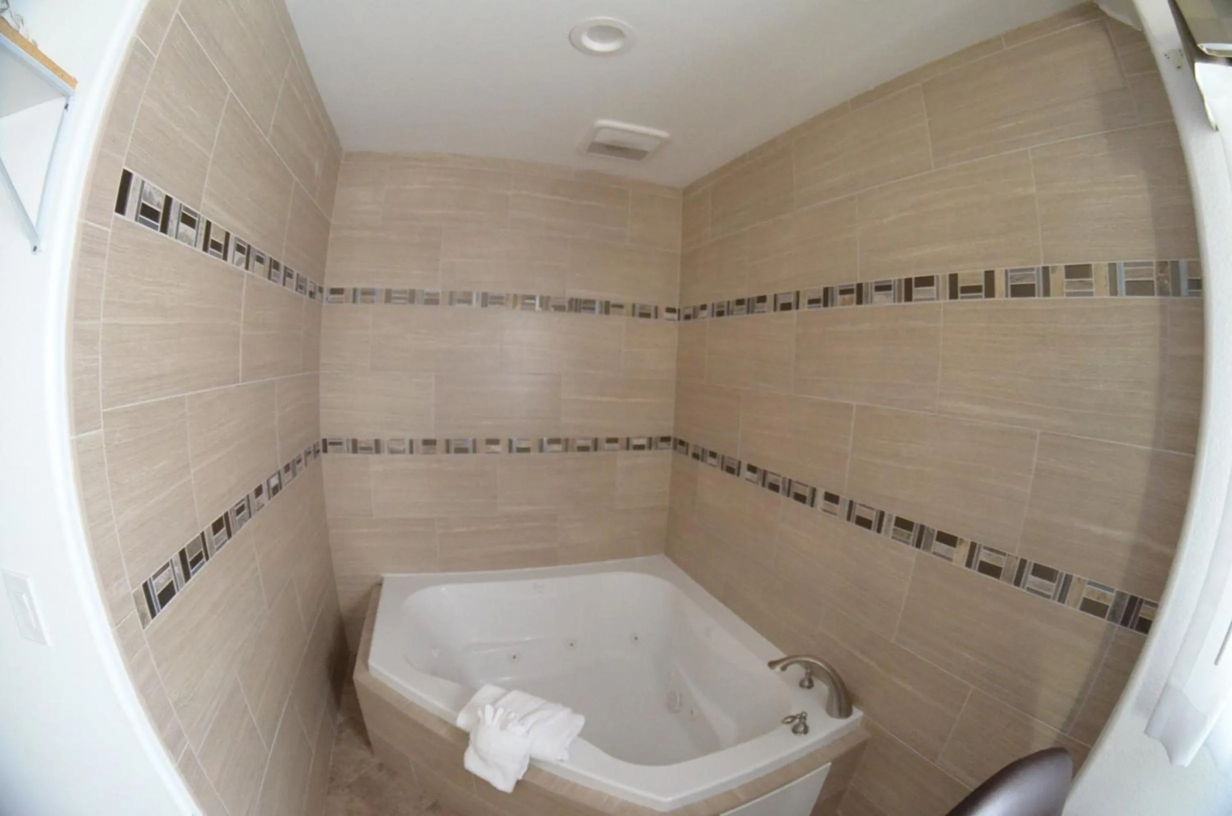 Bathroom in Sunset Motel