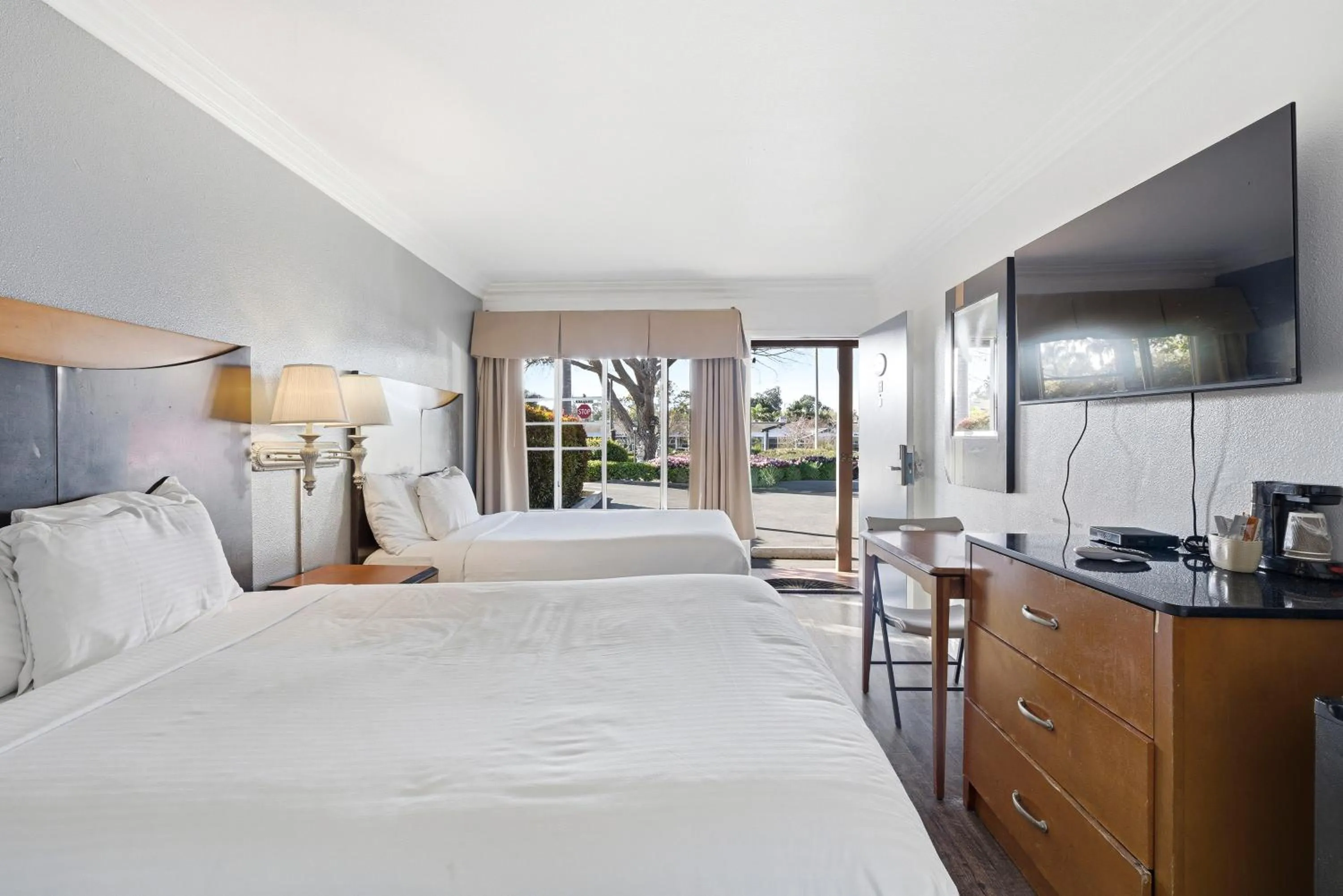 TV and multimedia, Bed in Sunset Motel