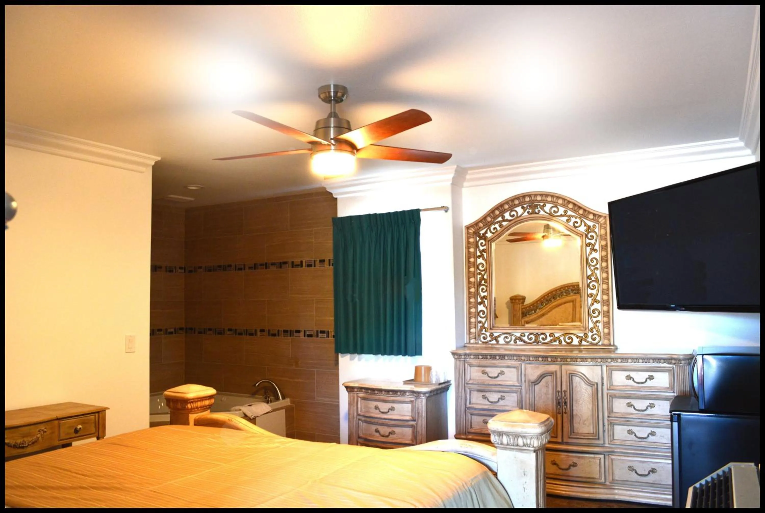 Bedroom, Bed in Sunset Motel