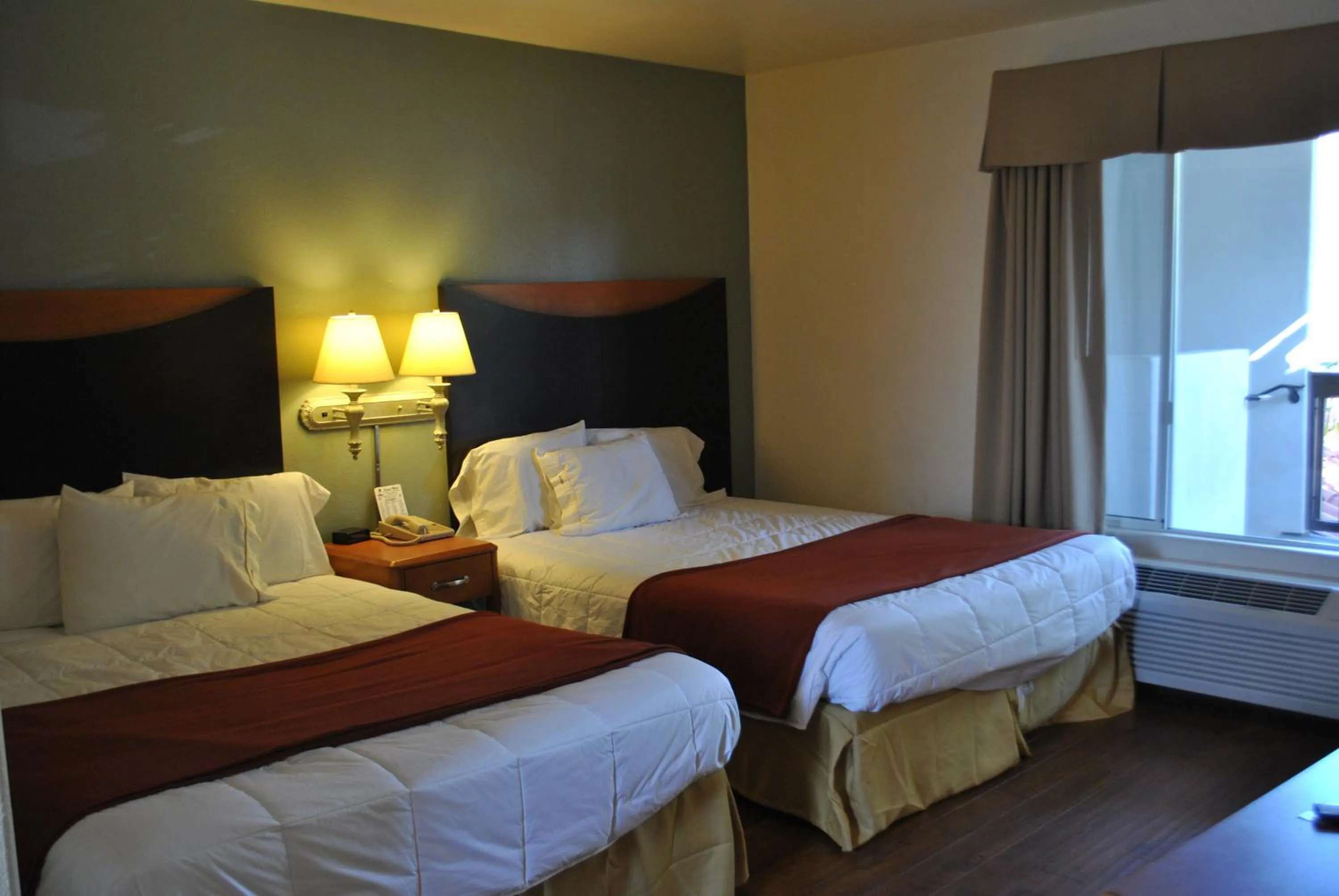 Bedroom, Bed in Sunset Motel