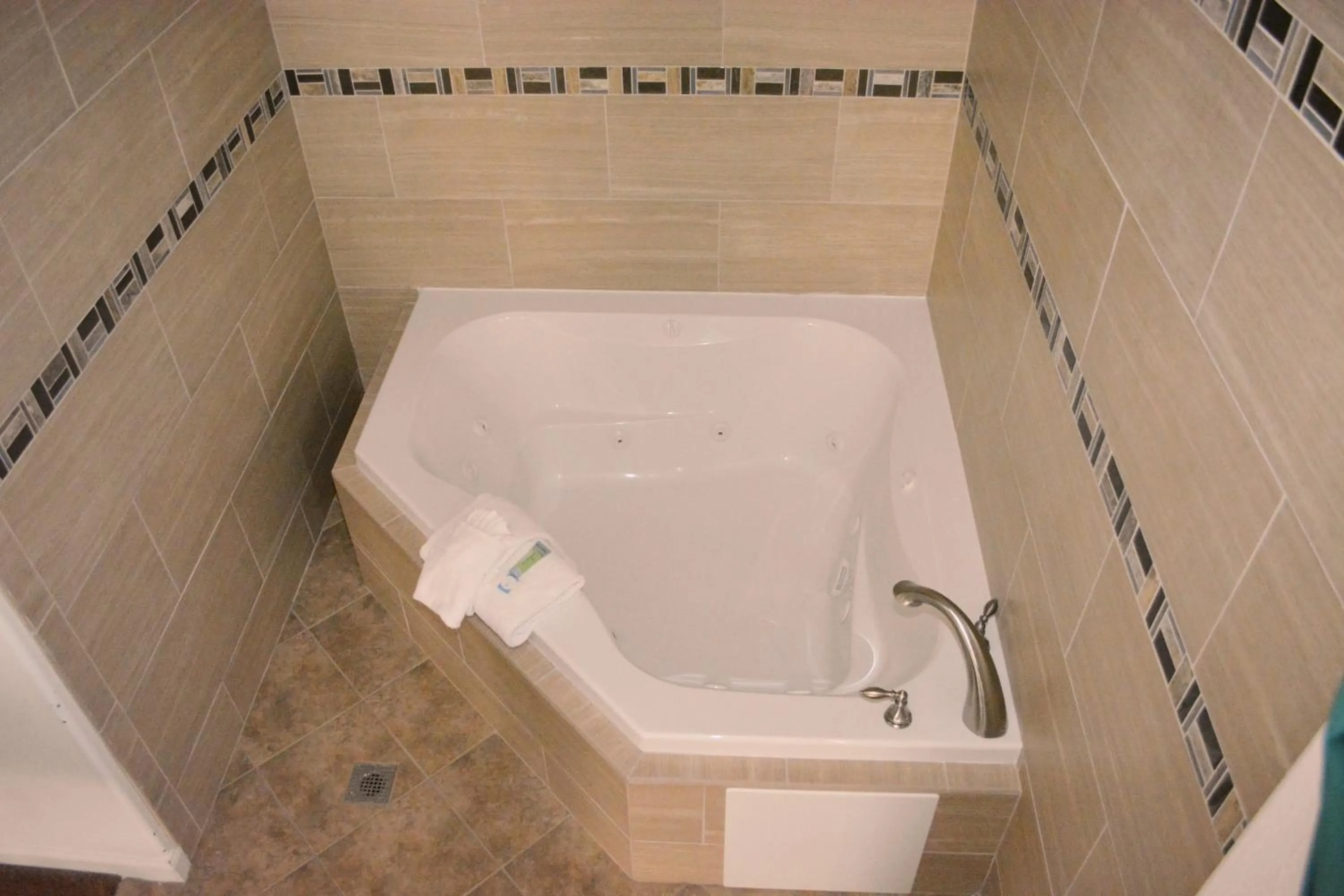 Bathroom in Sunset Motel