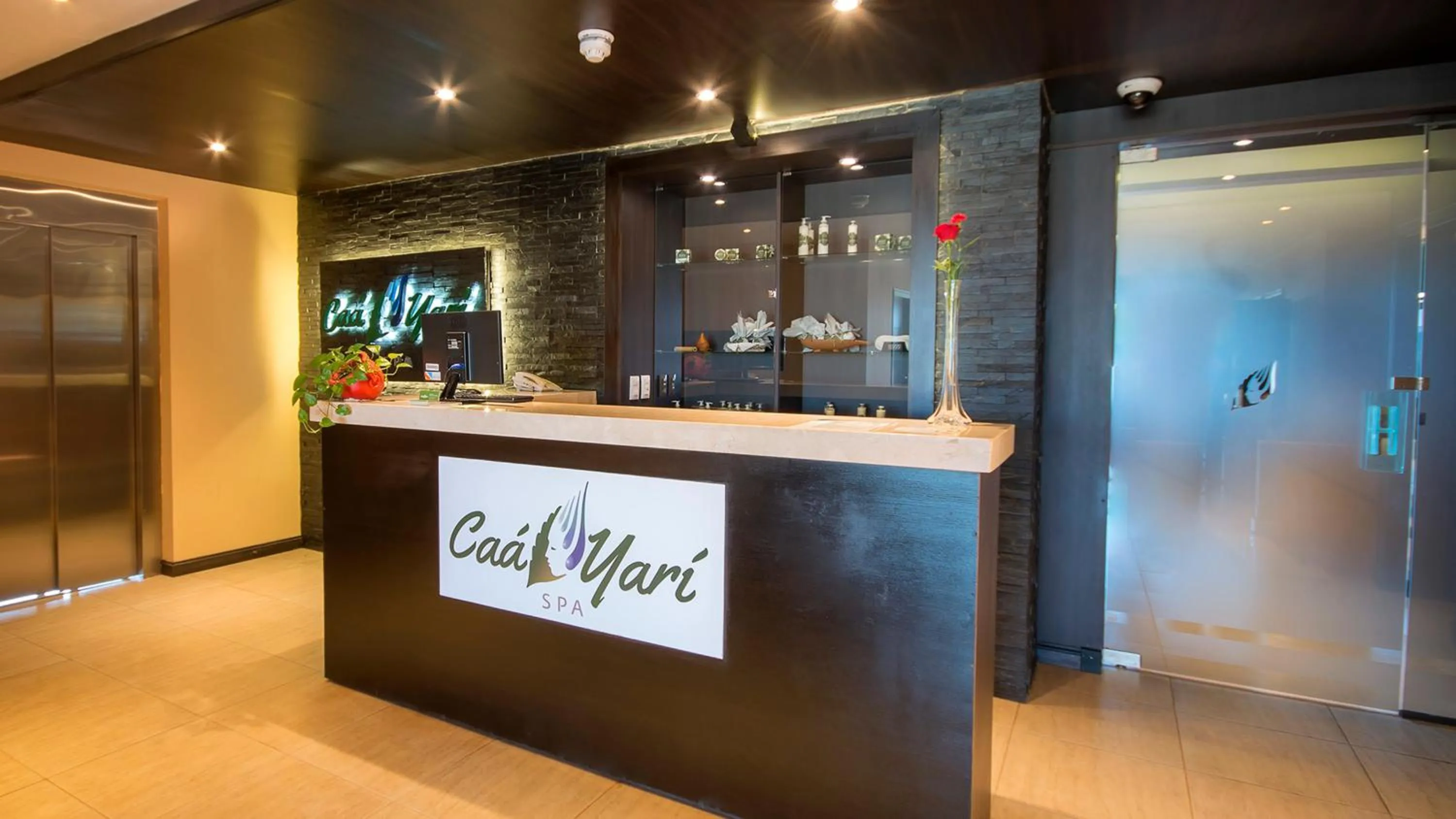 Spa and wellness centre/facilities in Grand Crucero Hotel