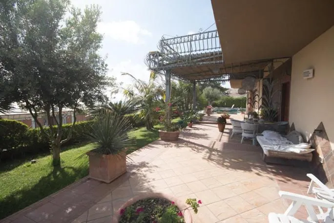 Garden in Agapantus Bed & Breakfast