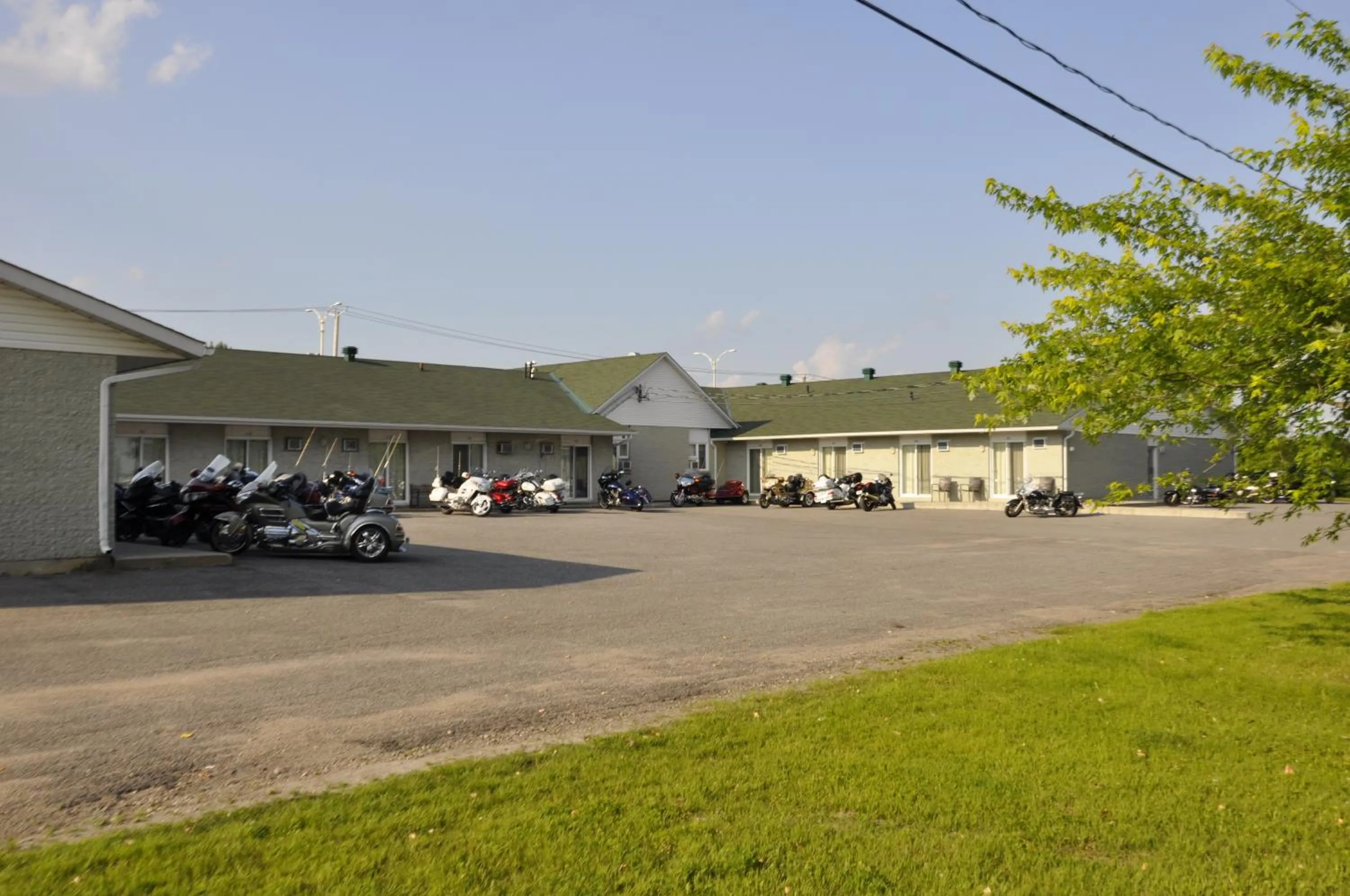 Facade/entrance in Motel les Pignons Verts