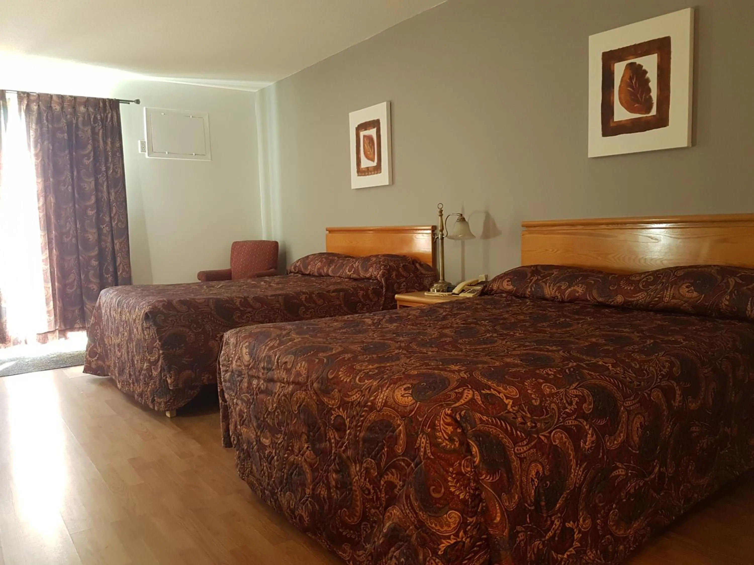 Bed in Motel les Pignons Verts