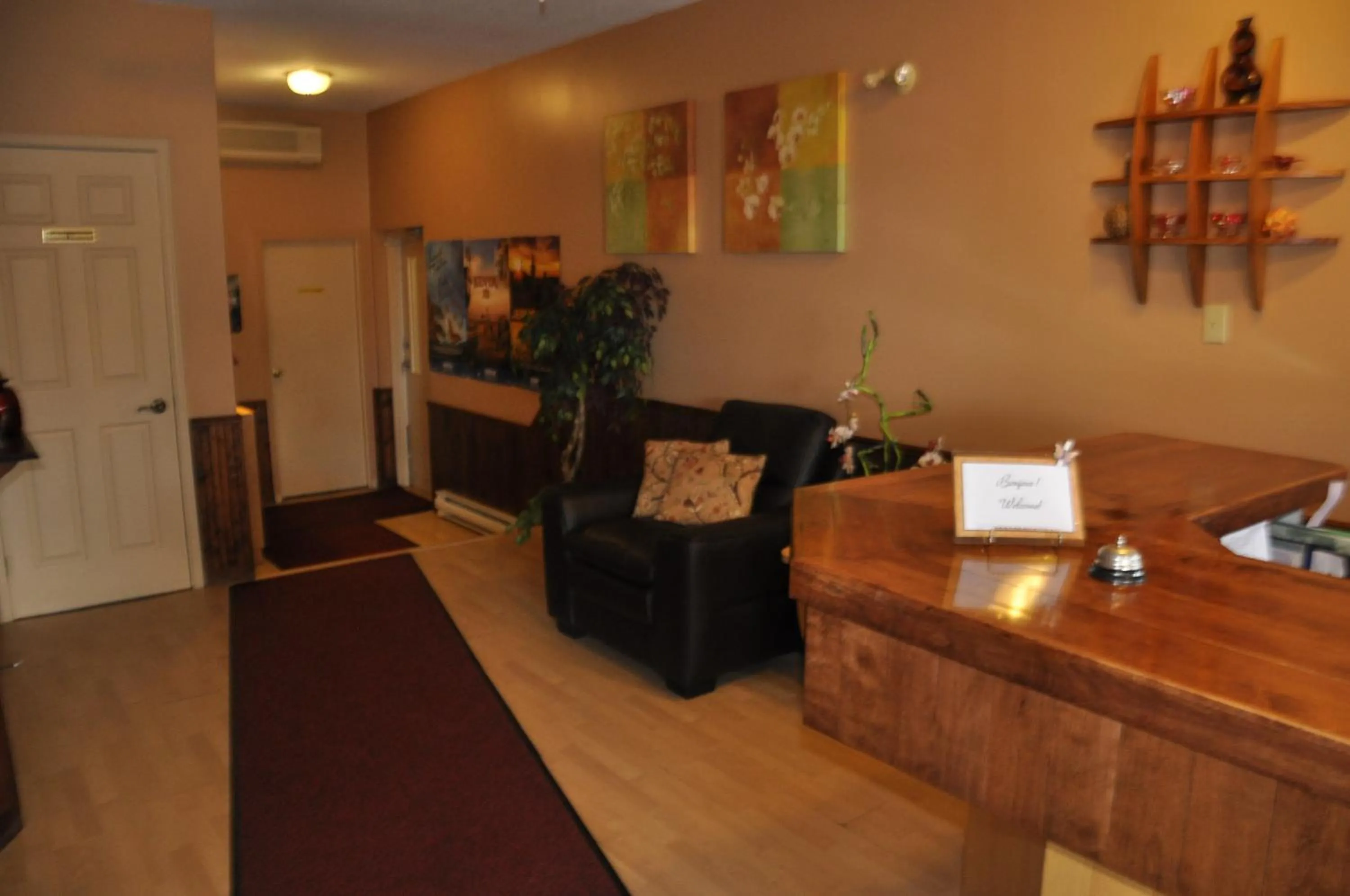 Lobby or reception in Motel les Pignons Verts