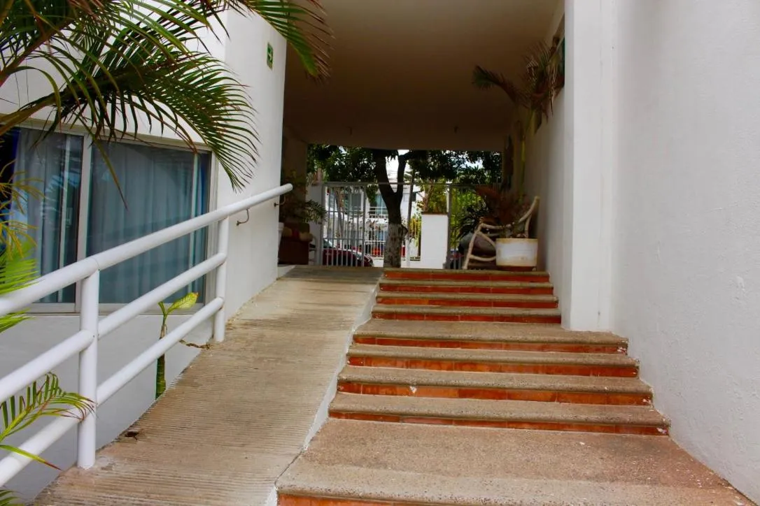 Hotel y Suites Corita