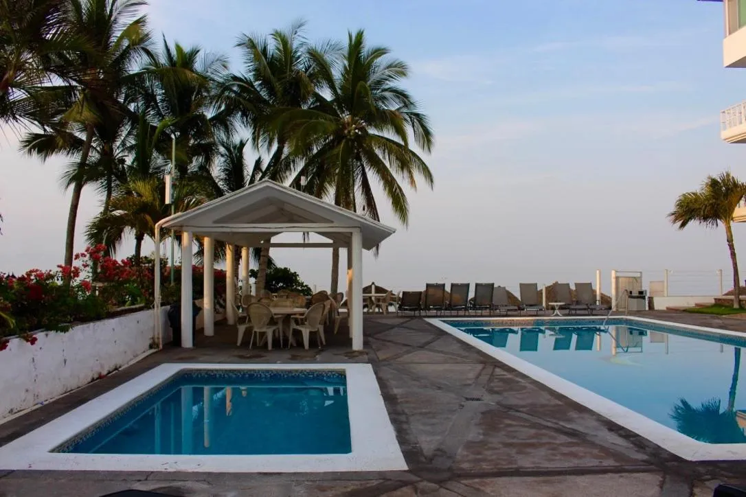 Hotel y Suites Corita